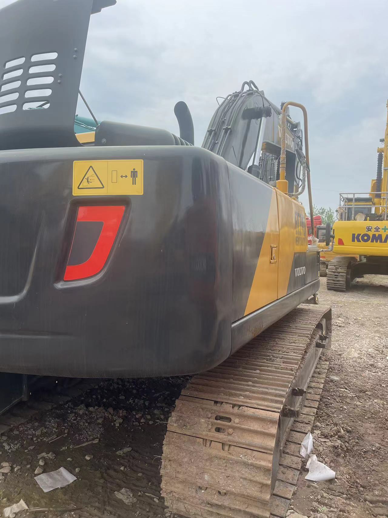 Used Volvo EC240 crawler excavator used machinery used excavator 130KW 24tons 1.2m3 for sale