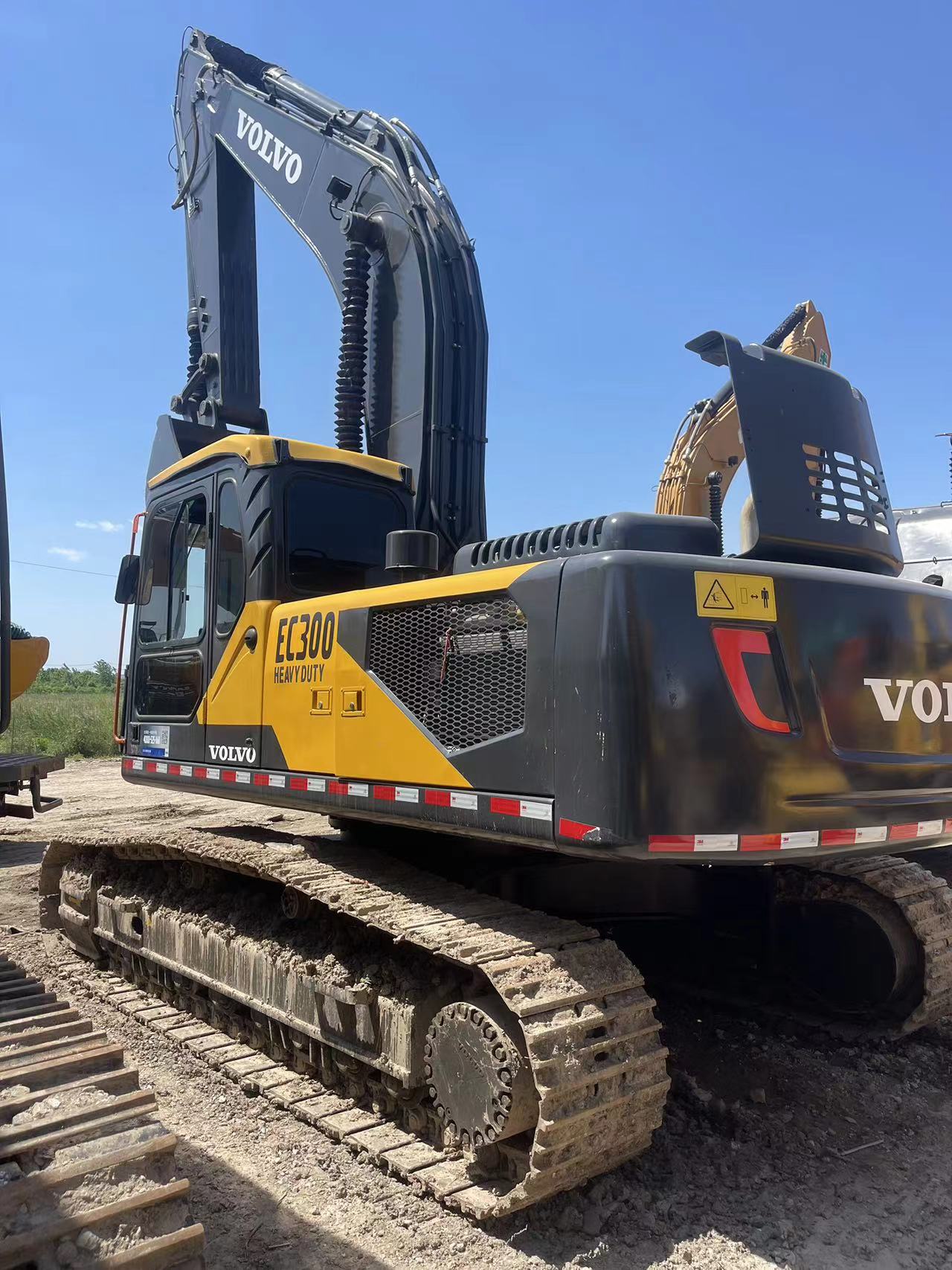 Used VOLVO EC300 imported 30tons large-size excavator suitable for mining for sale