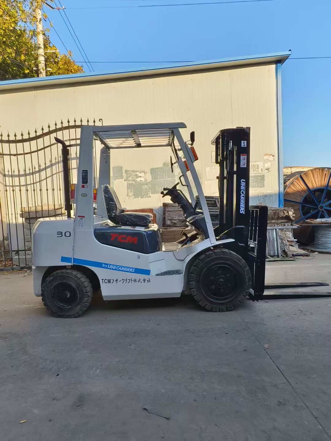 Used TCM 1ton forklift in good condition and durable forklift for sale