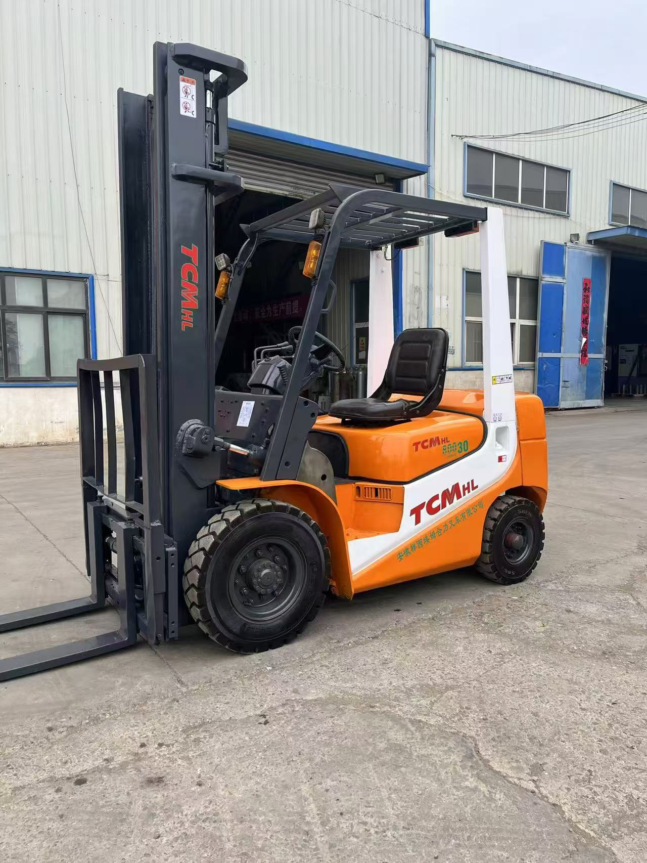 Used TCM 3tons forklift in cheap price and good condition for sale