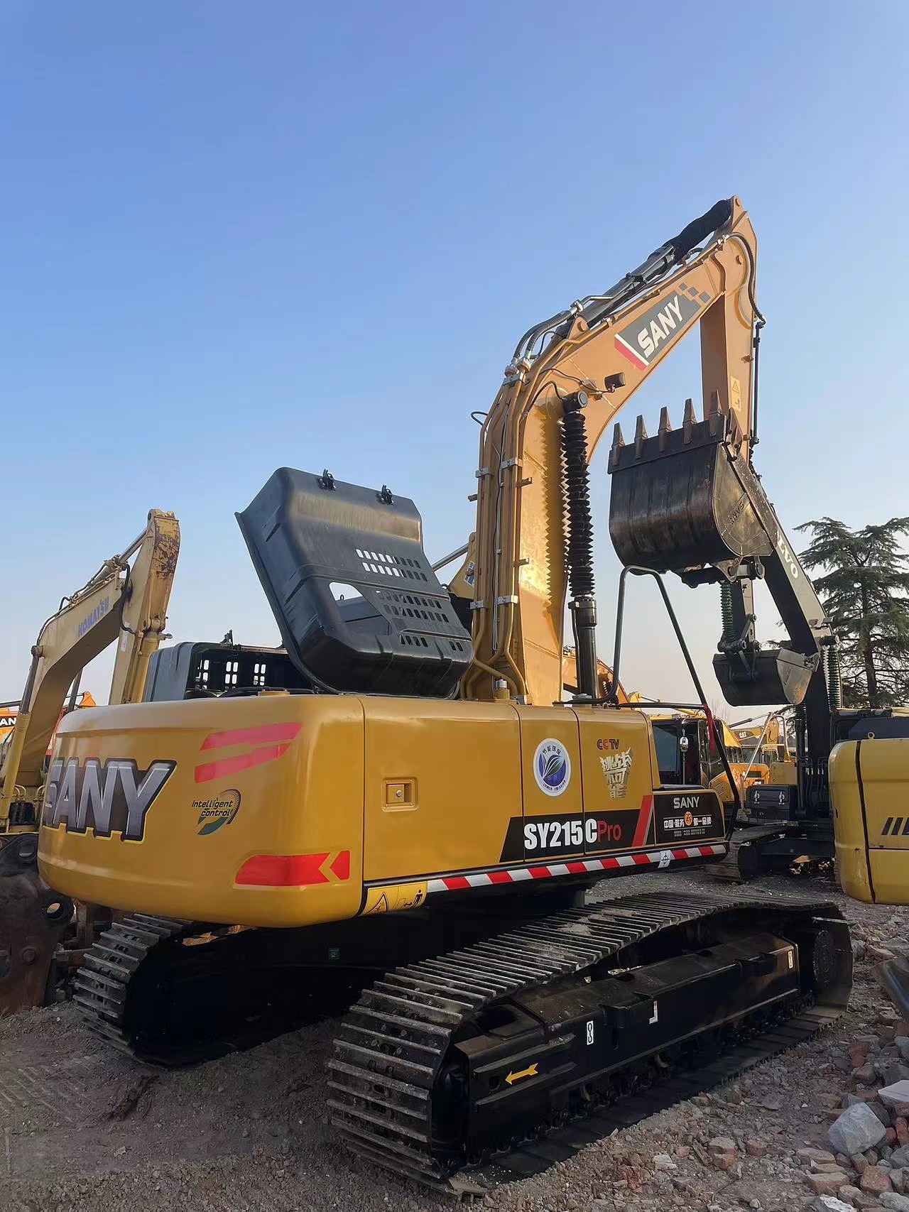 Used SANY SY215 21tons Chinese brand excavator in good condition for sale