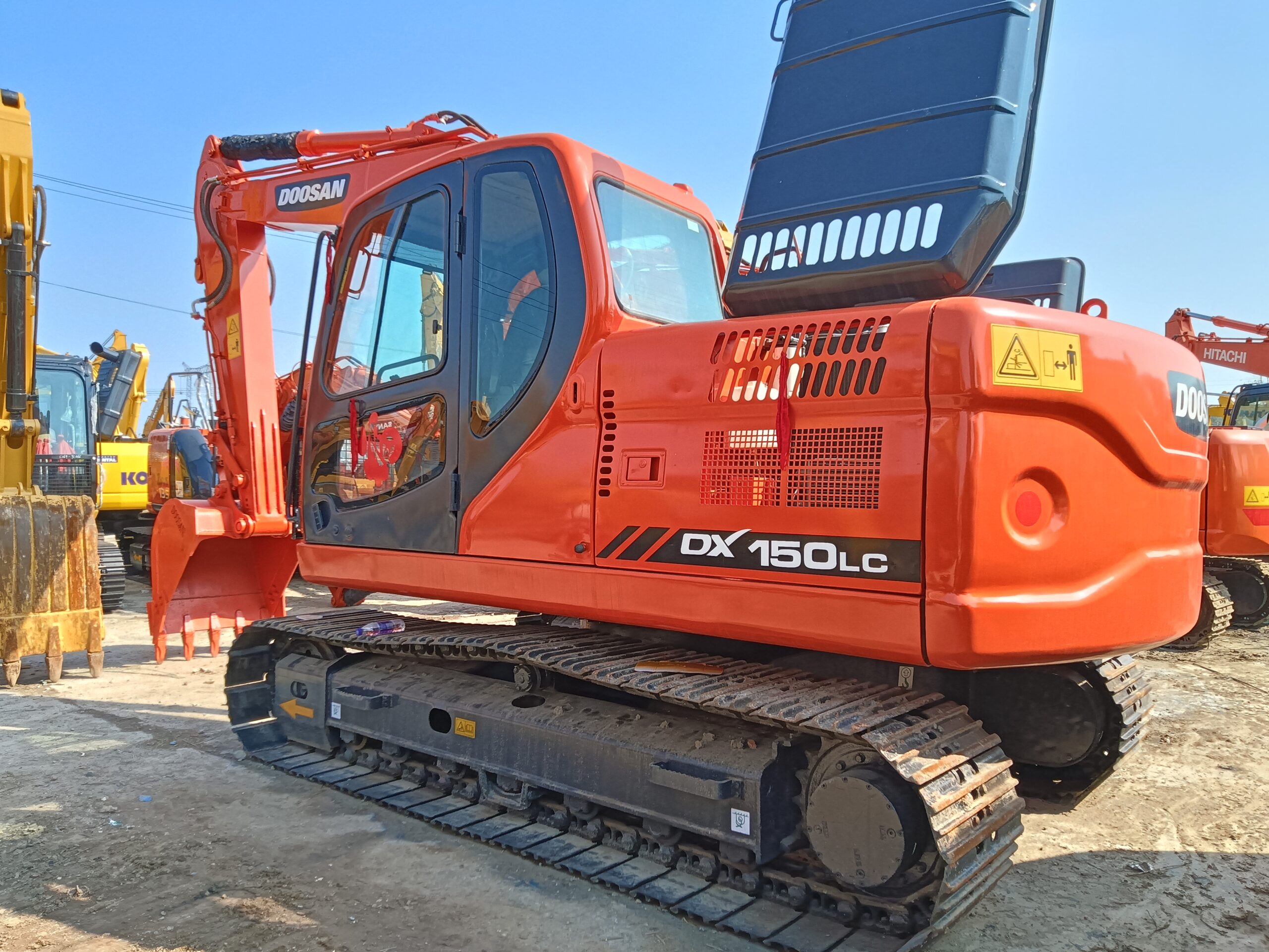 Used DOOSAN DX150 hydraulic 15tons middle size excavator for sale