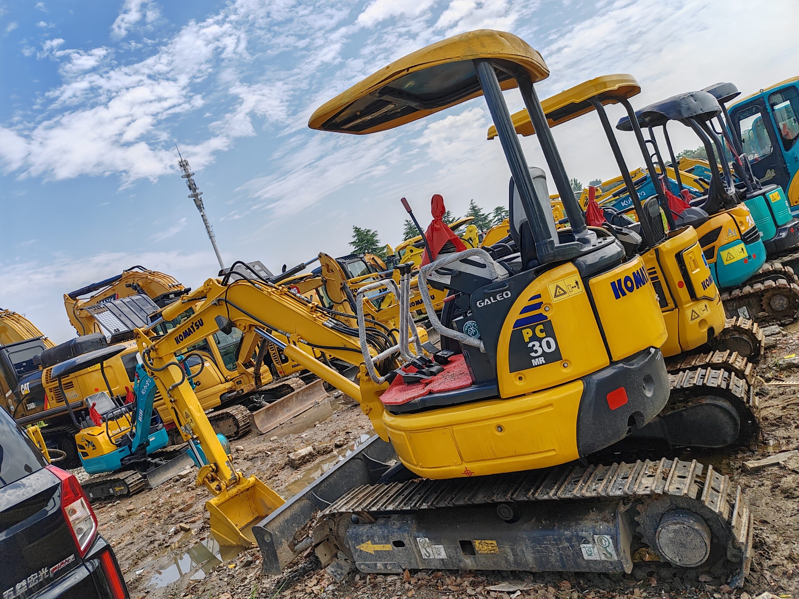 Used KOMATSU PC30MR with open cab mini excavator original Japanese excavator for sale