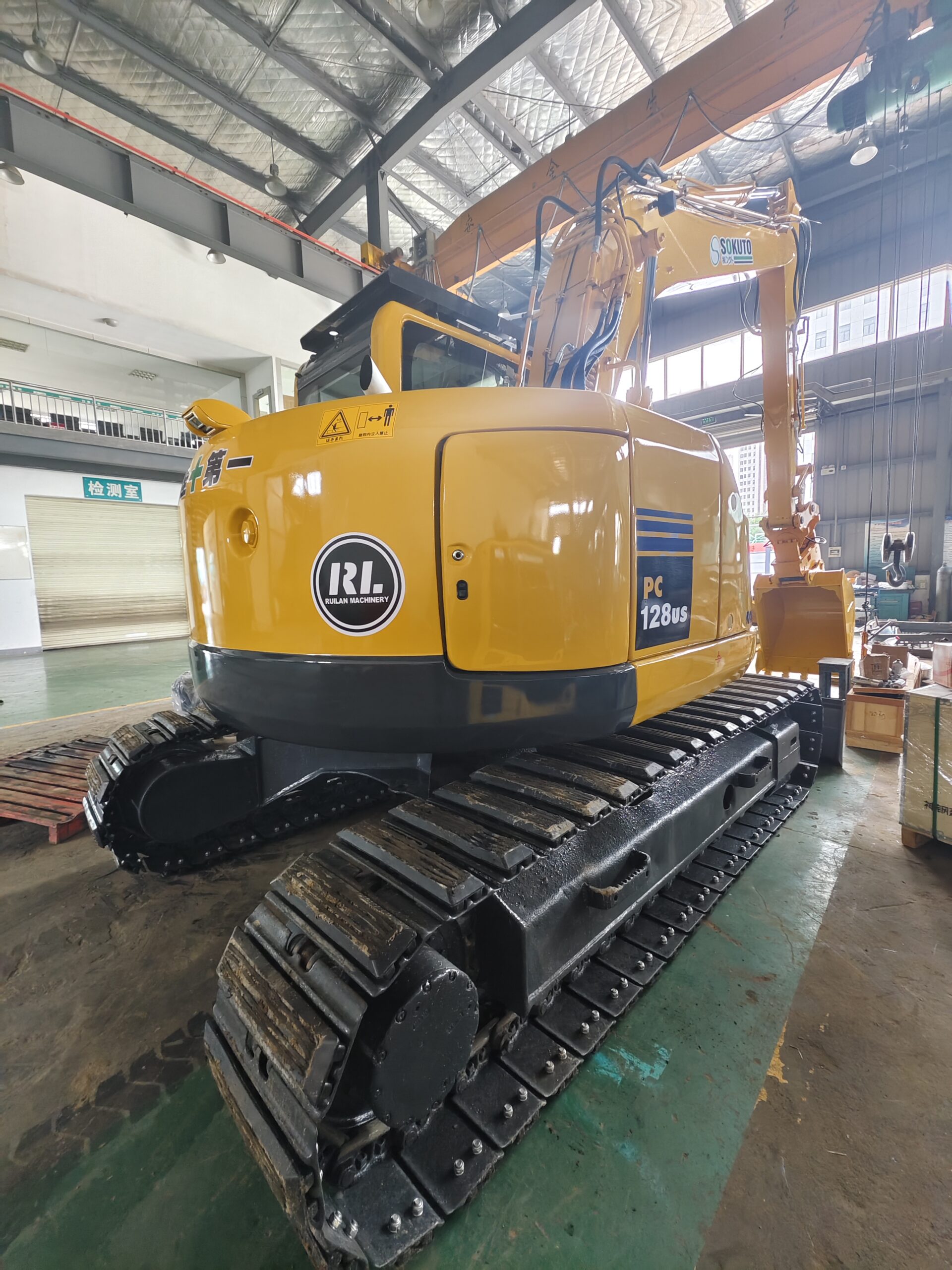 Used KOMATSU PC128US best price almost new excavator komatsu for sale