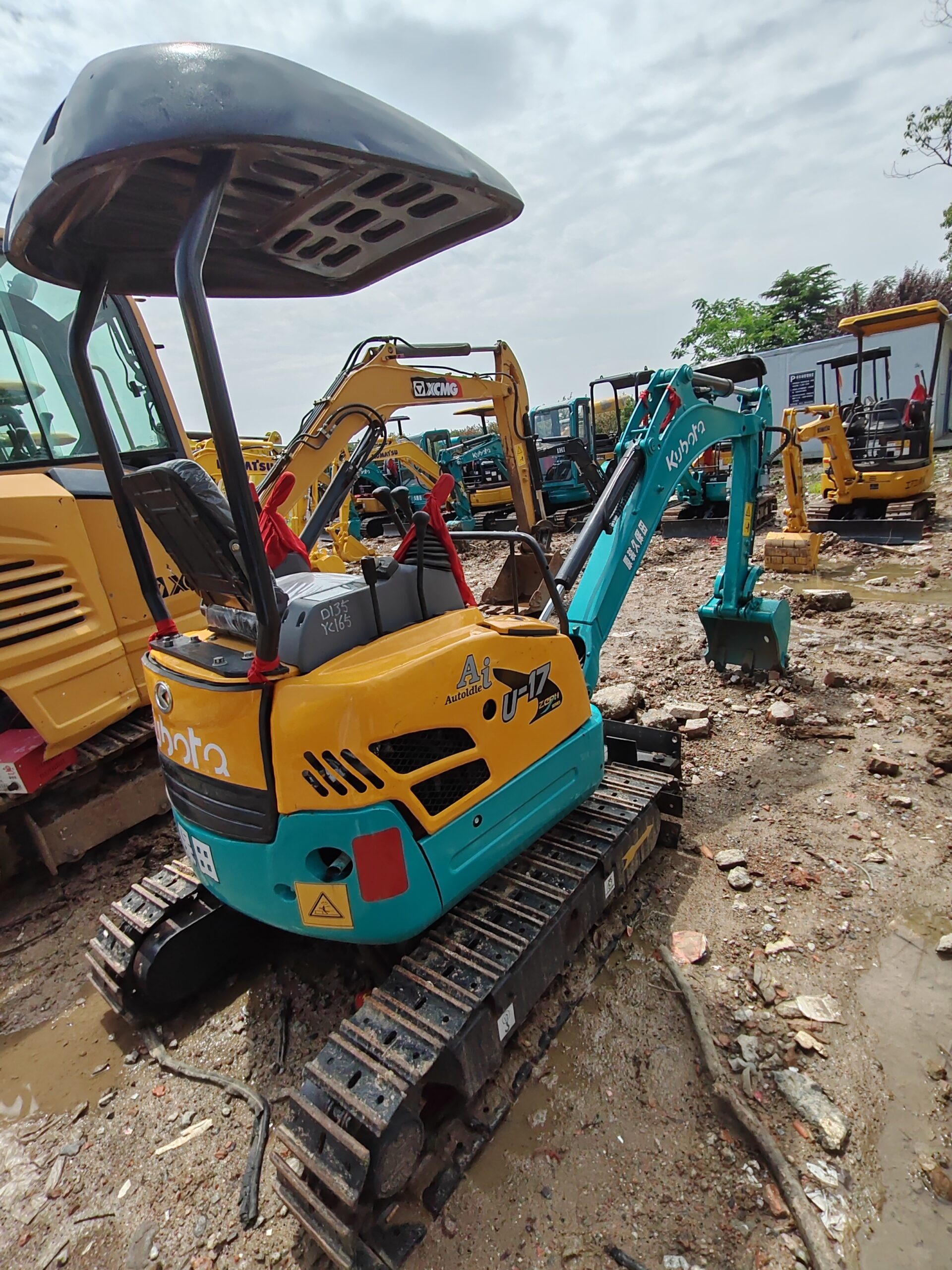 Used KUBOTA U-17 1ton mini excavator without cab in cheap price for sale