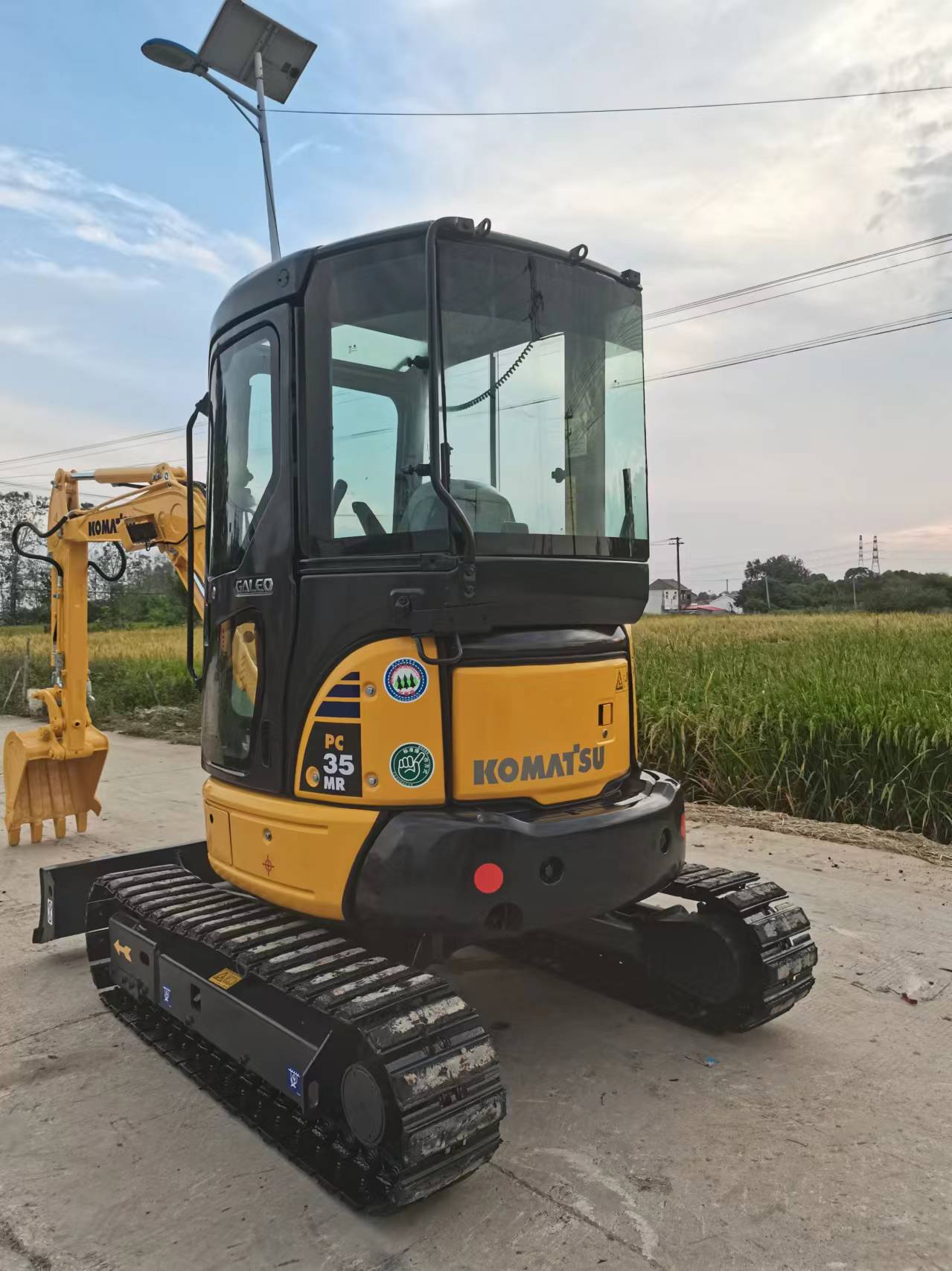 Used KOMATSU PC35MR with cab 3tons excavator for sale