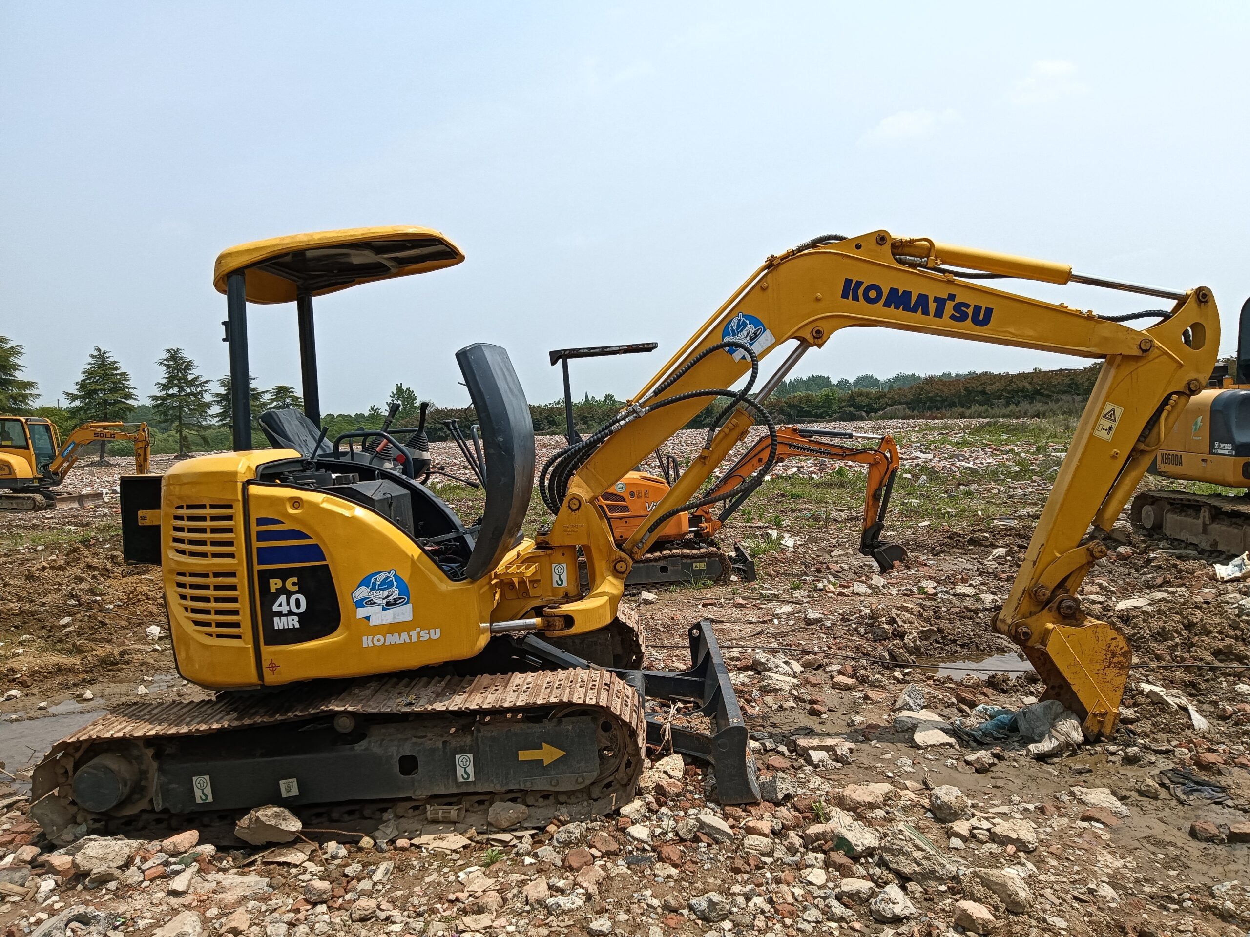 Used KOMATSU PC40MR excavator in cheap price for sale