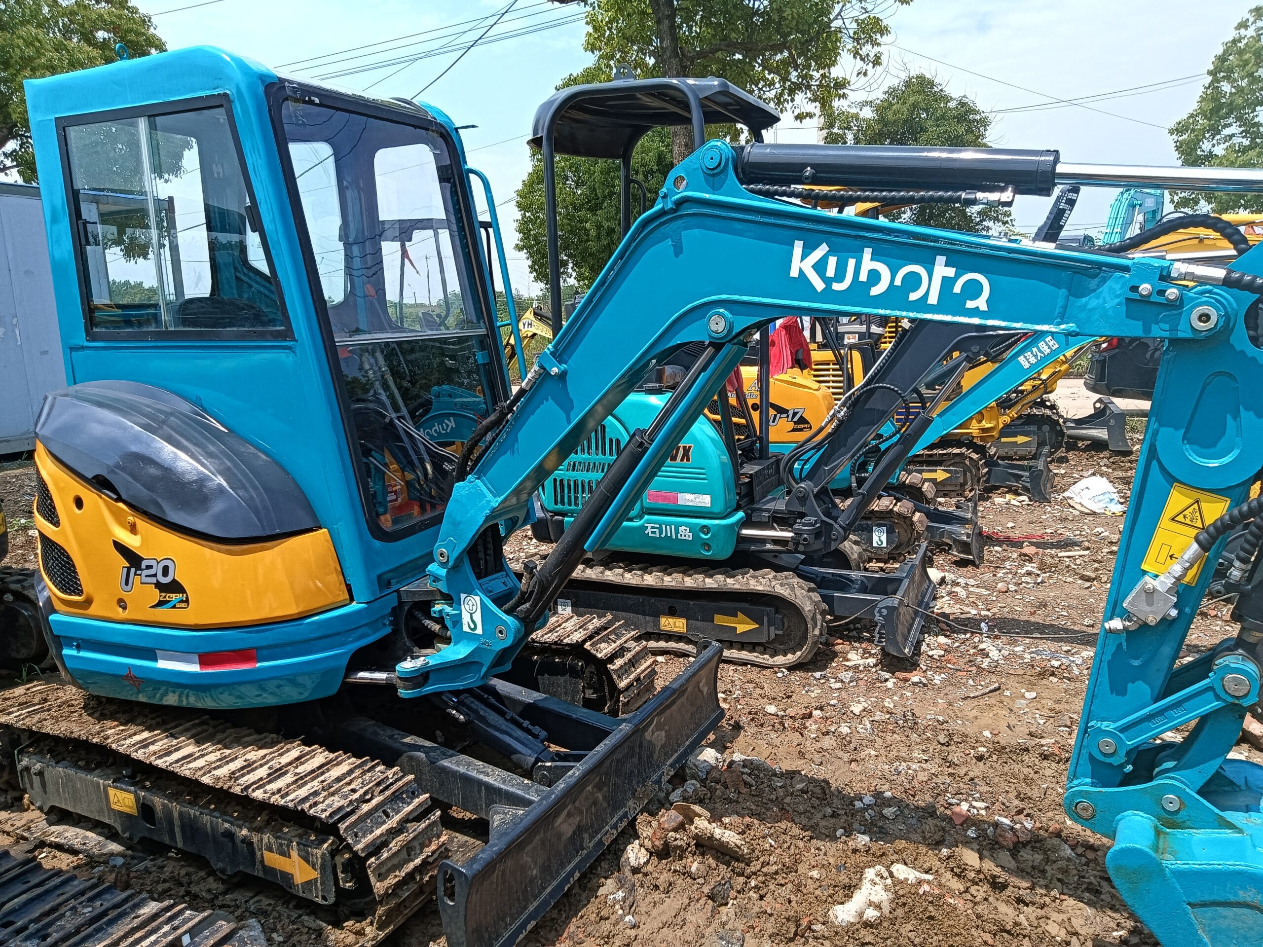 Used KUBOTA U20 Japanese brand 2tons mini excavator with cab for sale