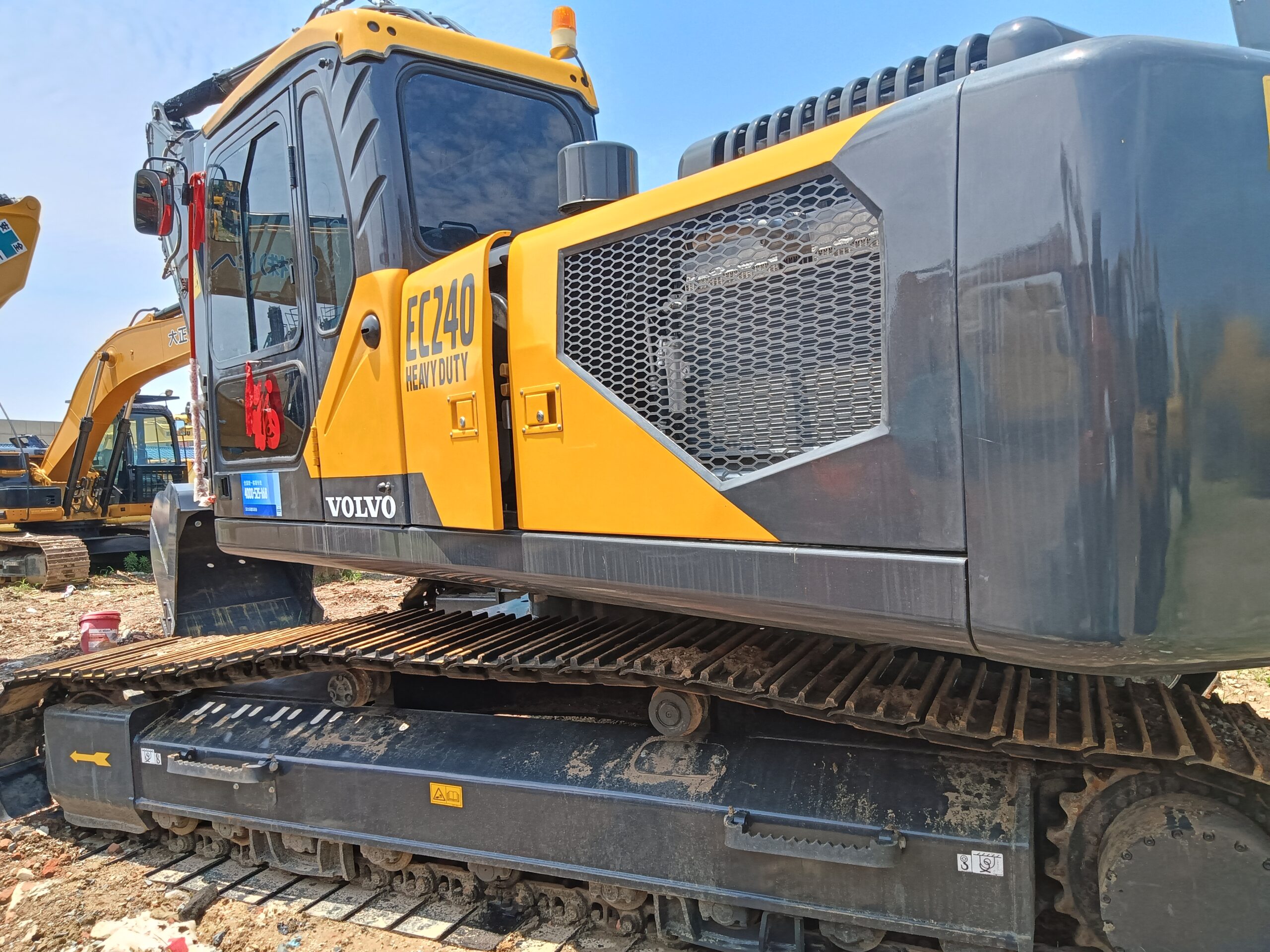 Used VOLVO EC240 24tons large-size excavator in high quality for sale