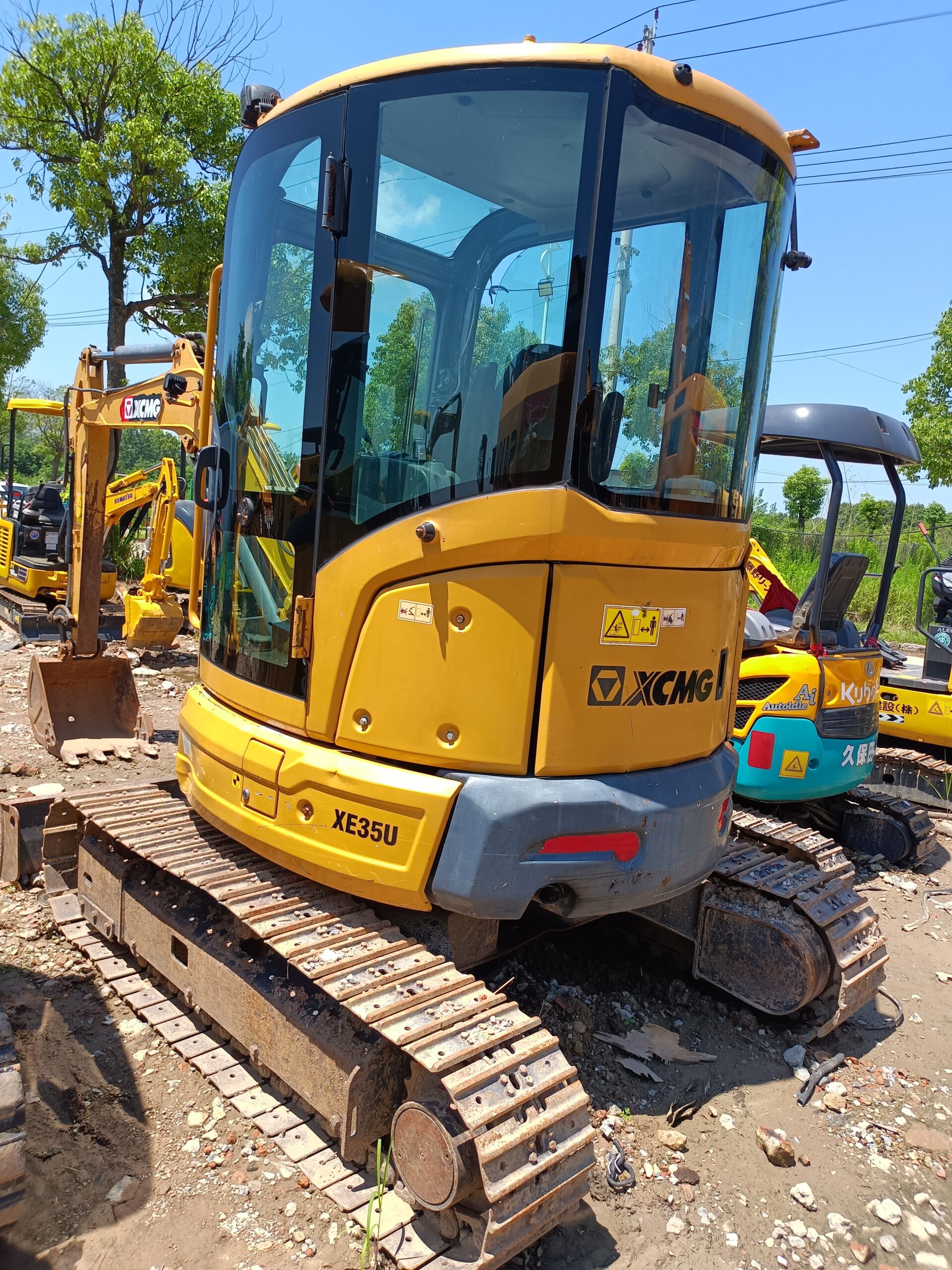 Used XCMG XE35U 3tons mini excavator with open cab for sale