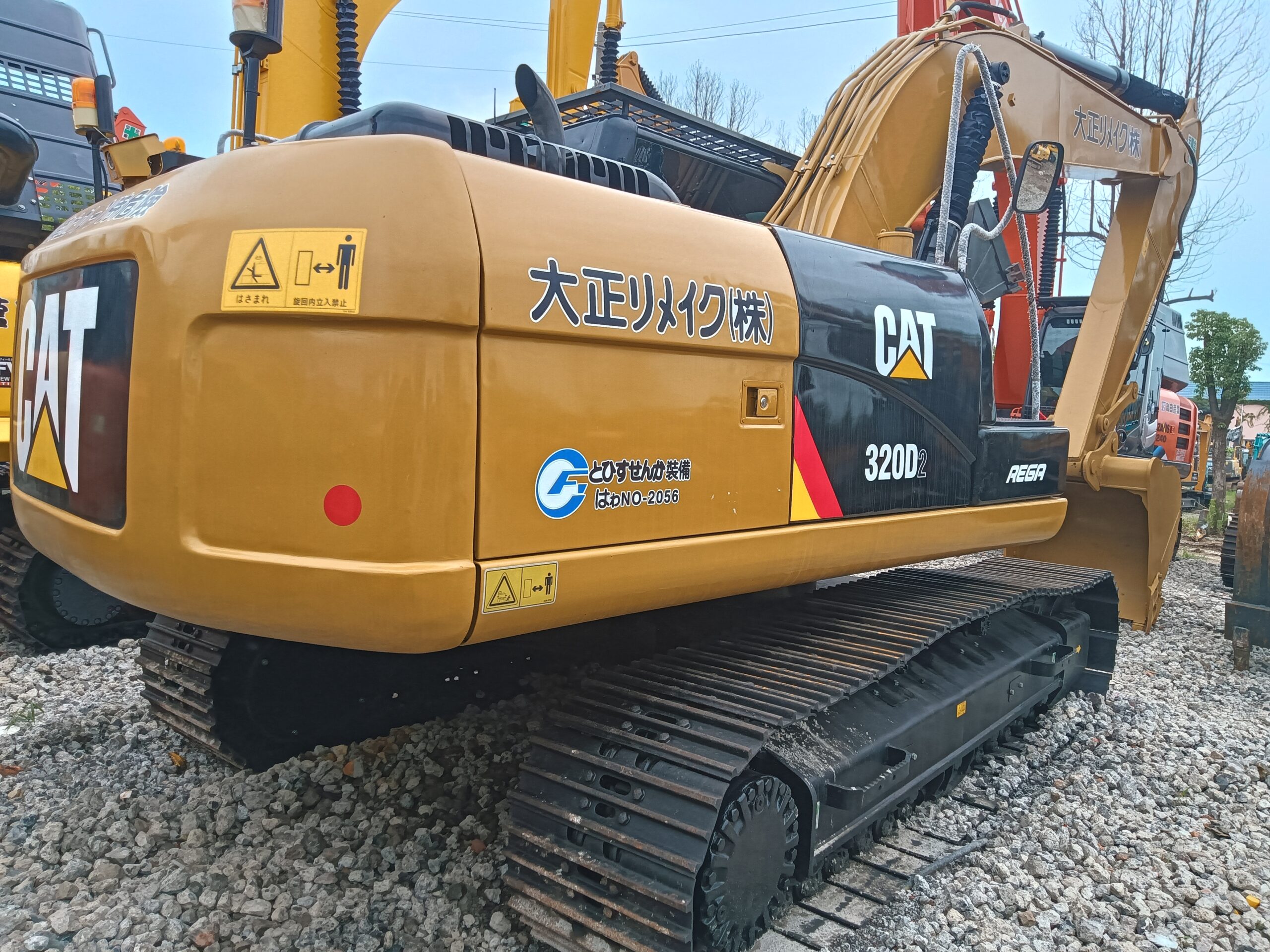 Used CAT320D2 20tons high quality with good condition excavator for sale