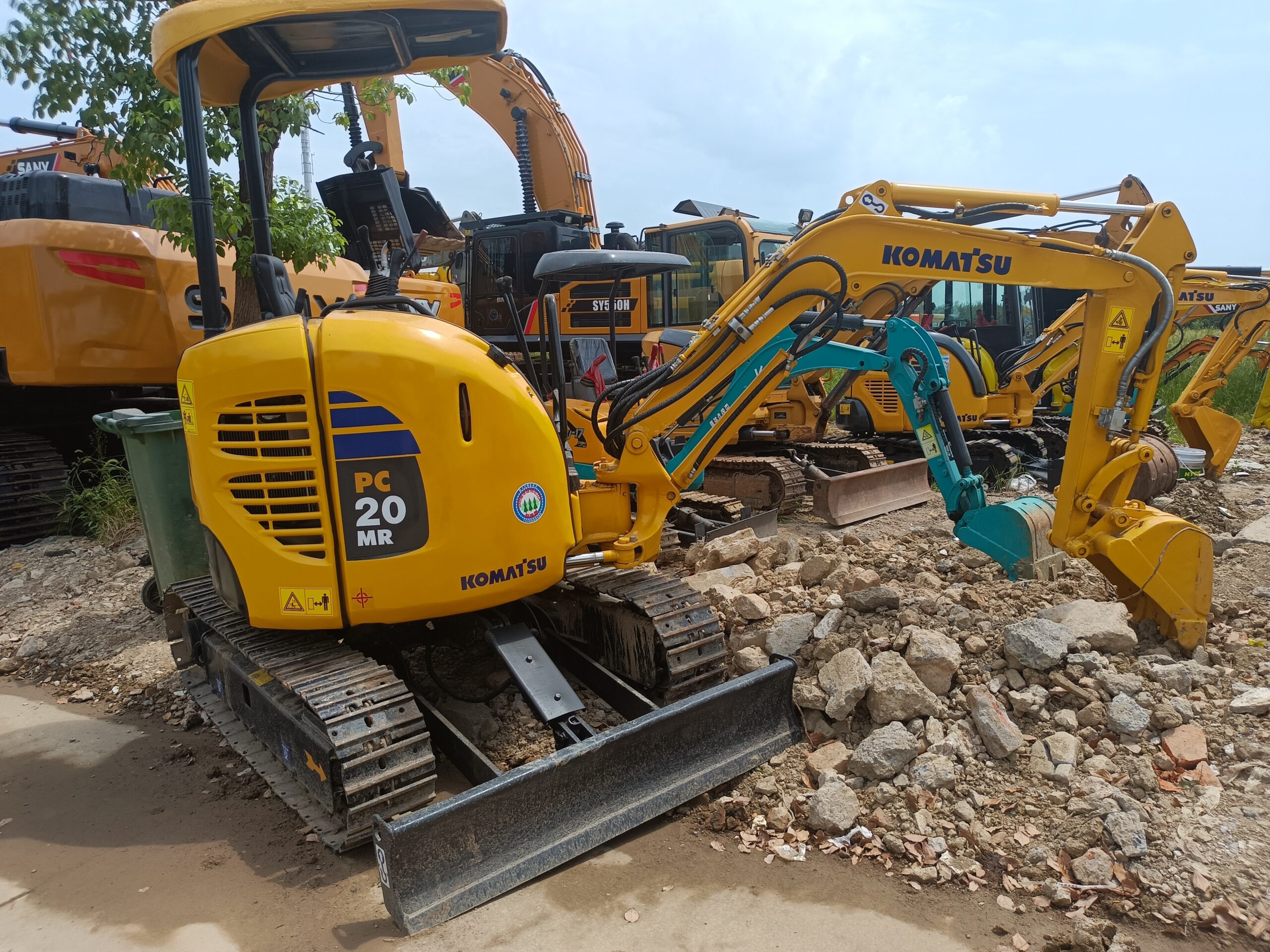 Used KOMATSU PC20MR 2tons high quality excavator with open cab for sale