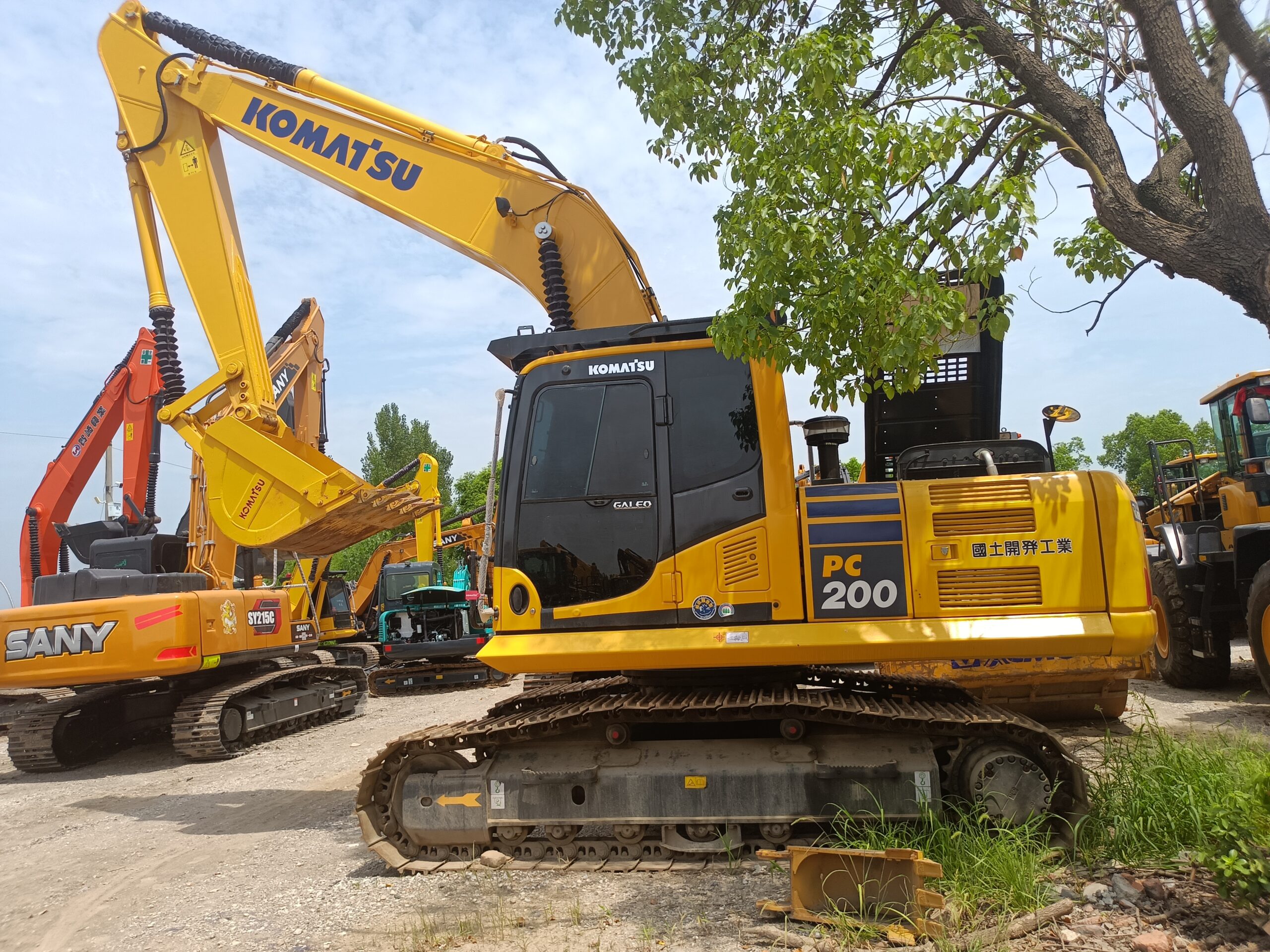 KOMATSU PC200-8 in good condition and low hours used komatsu excavator for sale