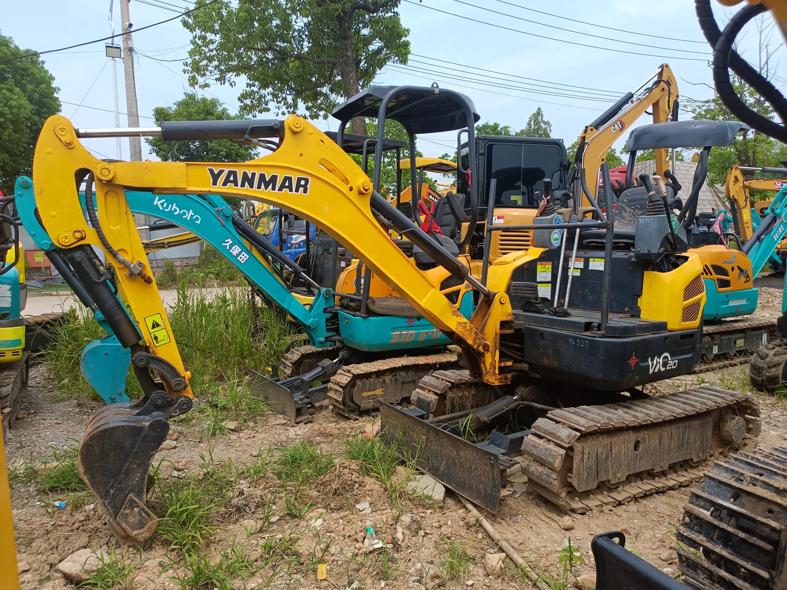 Used YANMAR VIO20 2tons mini excavator with open cab excavator for sale