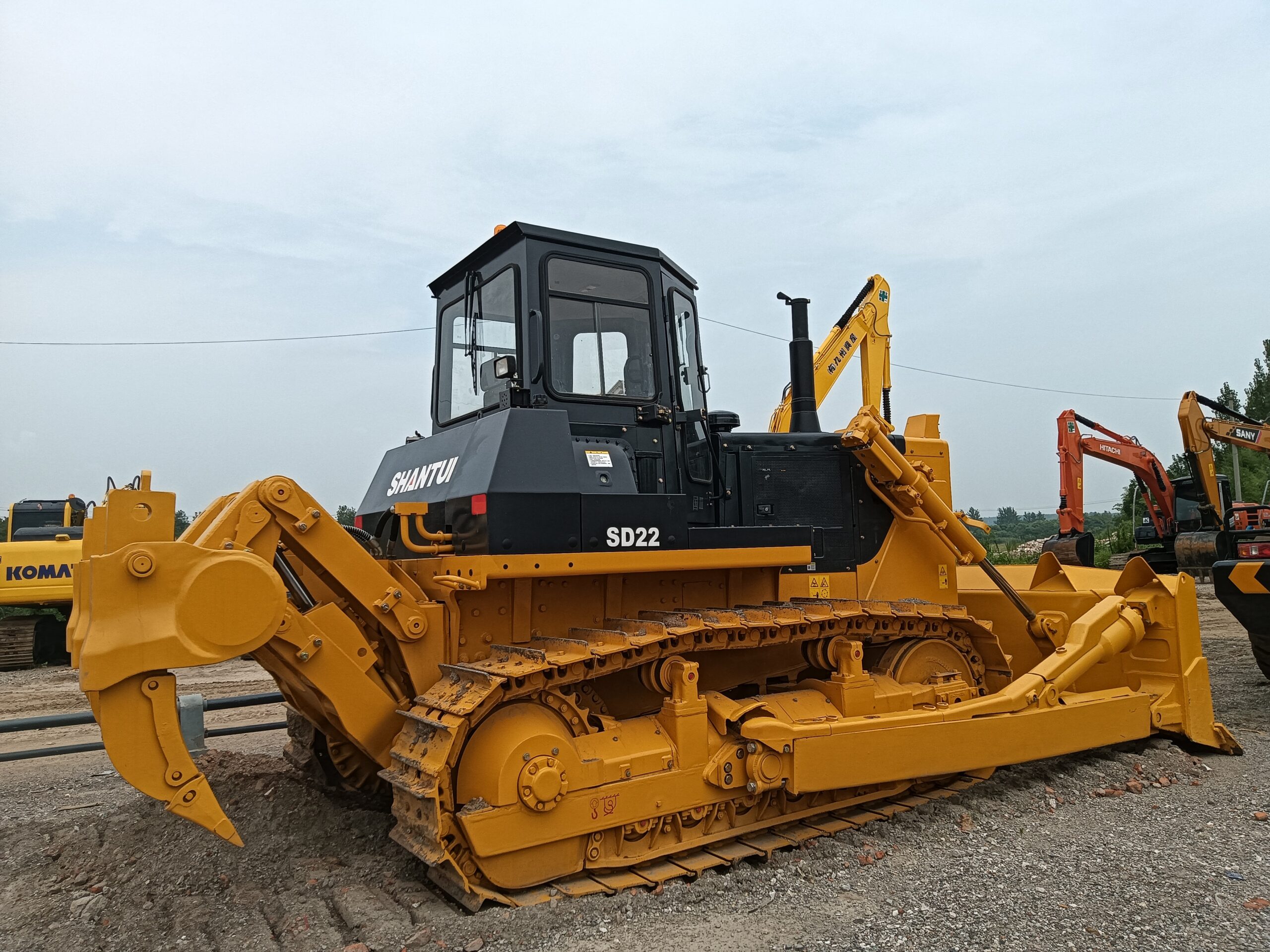 Used SHANTUI SD22 powerful Chinese Bulldozer in good condition for sale