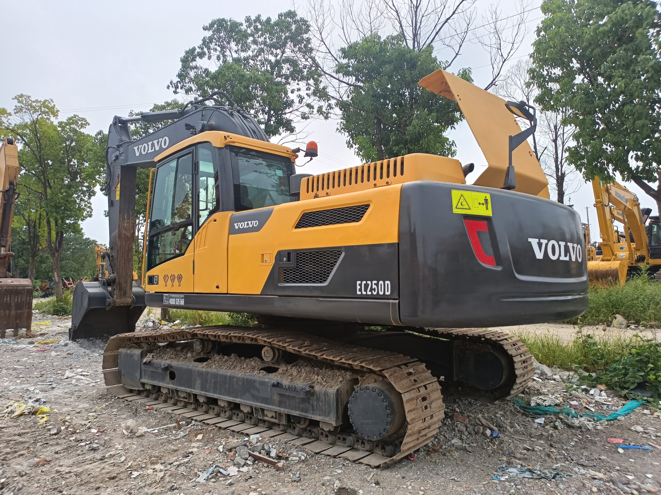 Used VOLVO EC250 cost-effective 25tons excavator in stock for  sale