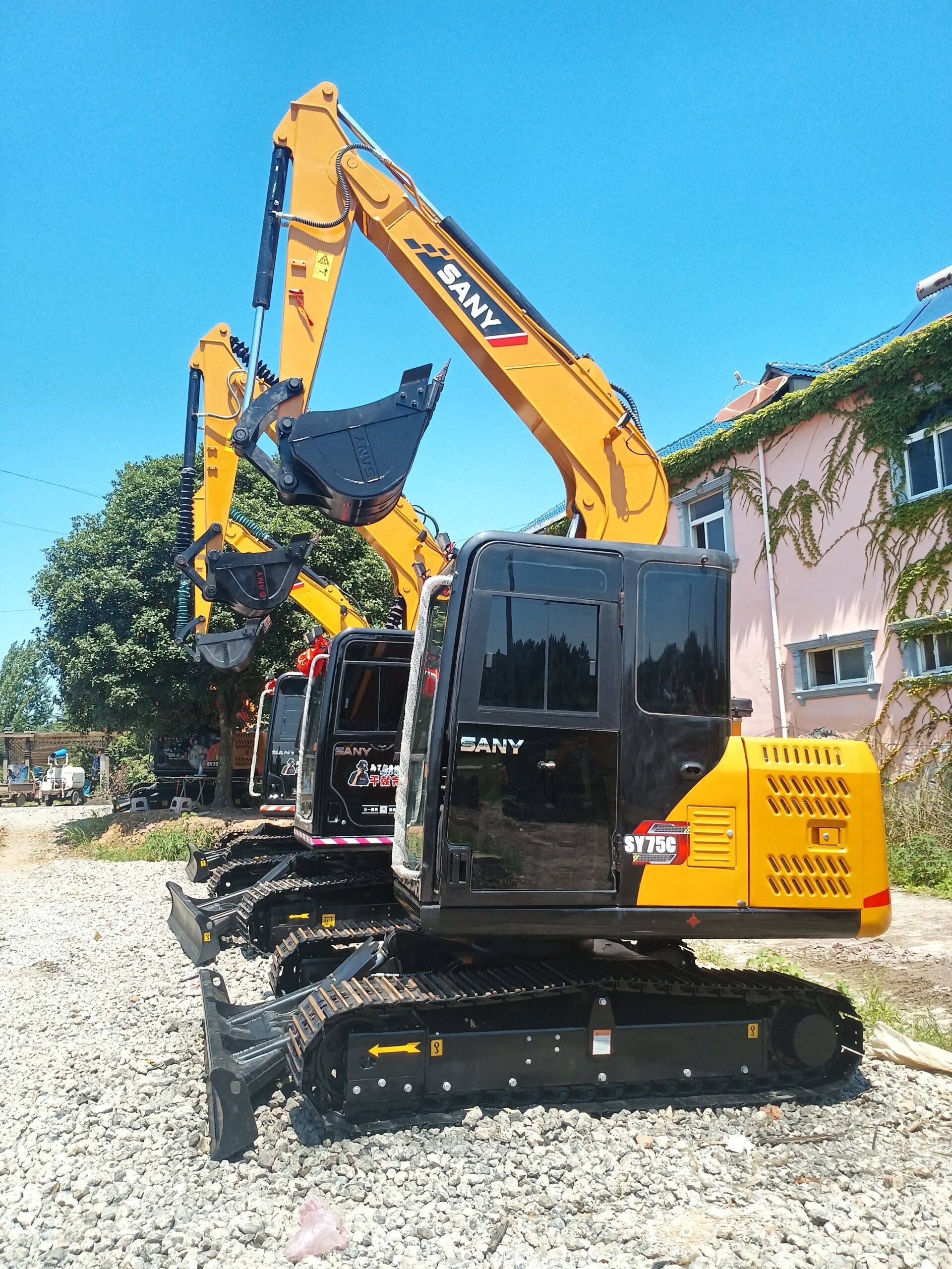 Used SANY SY75C hydraulic excavator 7tons small size excavator in China for sale