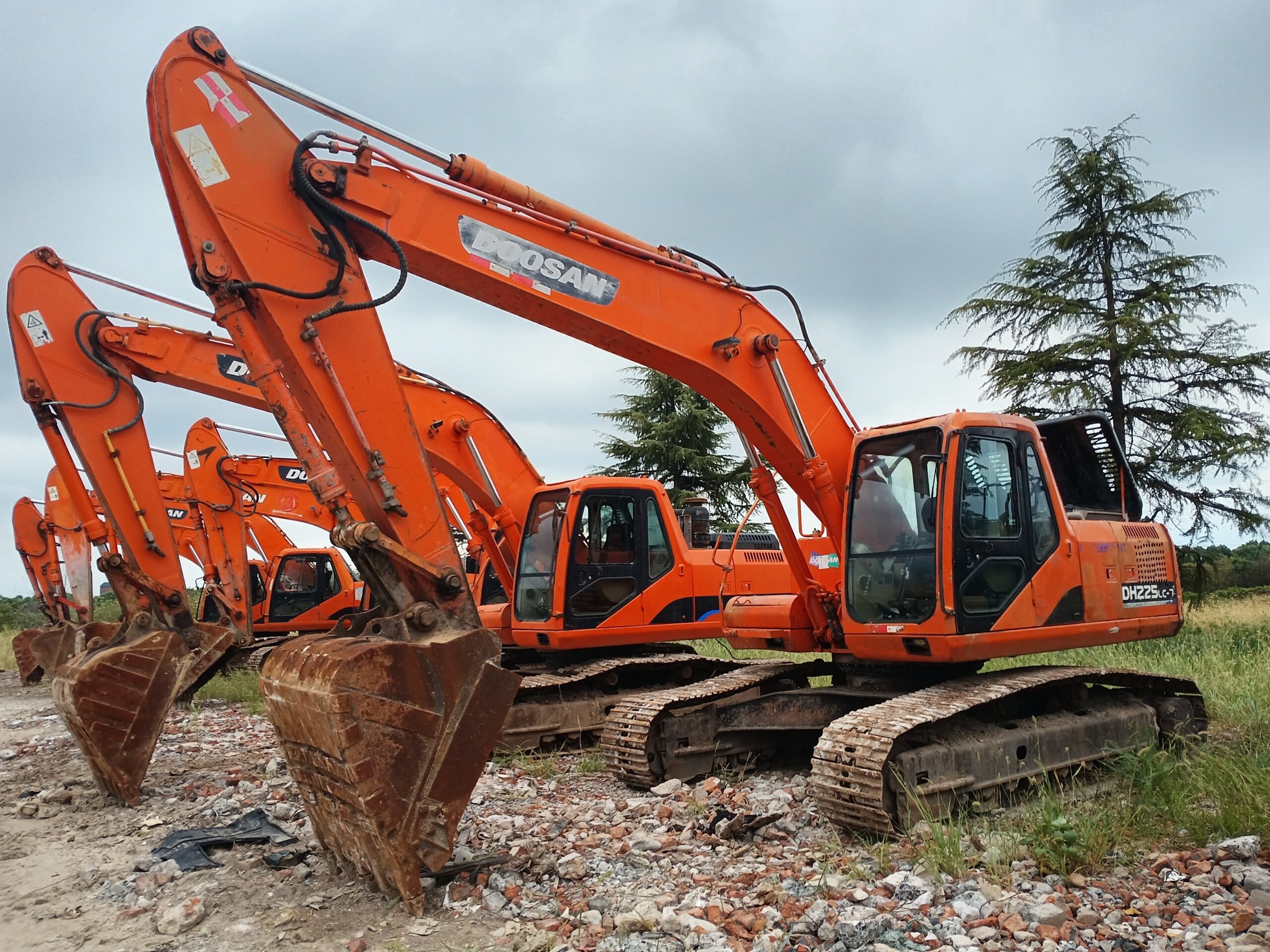 Used DOOSAN DH225 22tons Korean brand excavator for sale