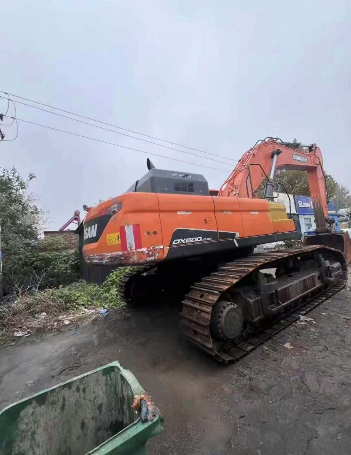 Used DOOSAN DX500LC 50tons large-size excavator in good condition for sale