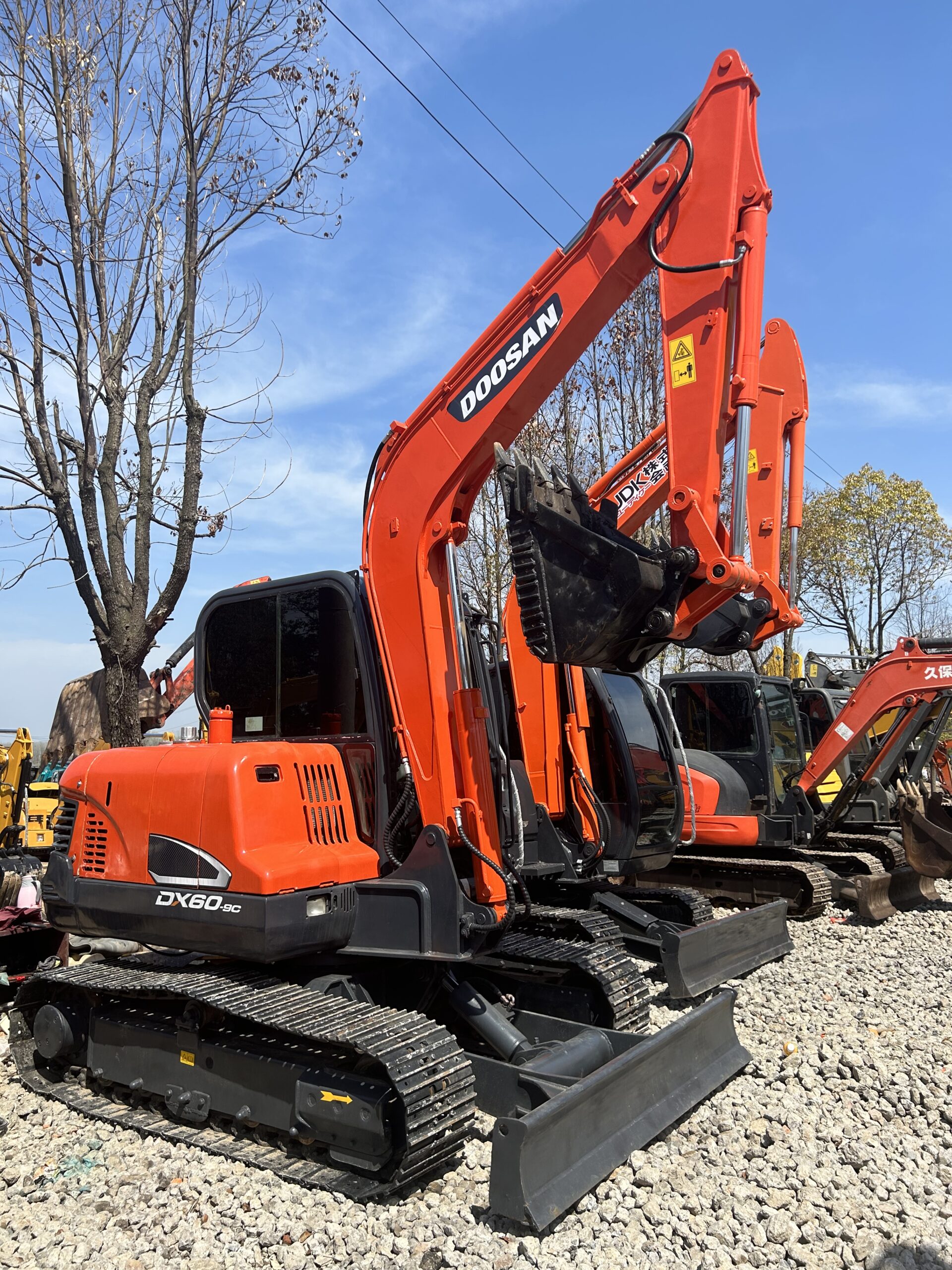 Used DOOSAN DX60 6tons mini excavator second-hand machine for sale