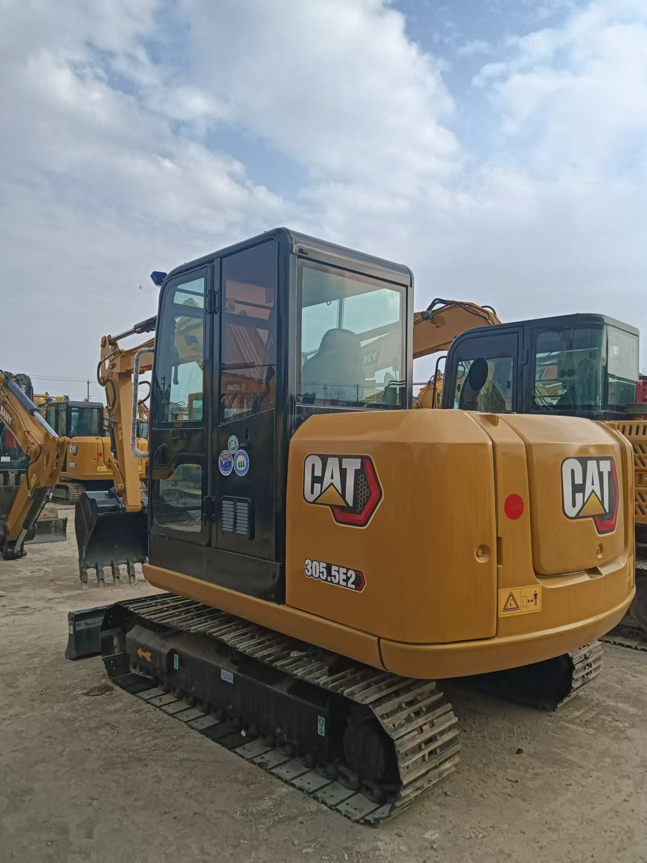 Used original Caterpillar CAT305.5E2 5tons mini excavator for sale