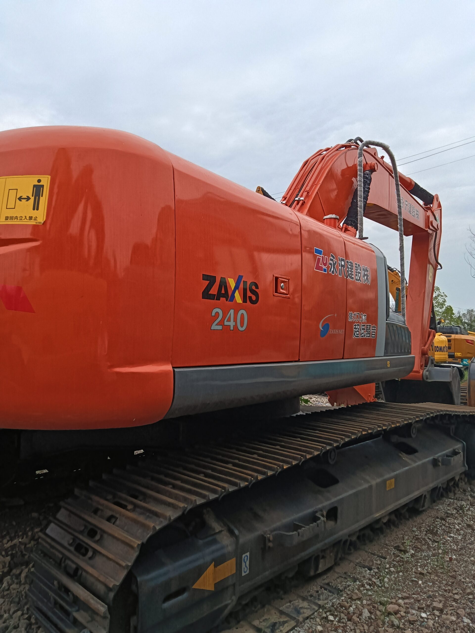 Used HITACHI ZX240 24tons hydraulic excavator for sale