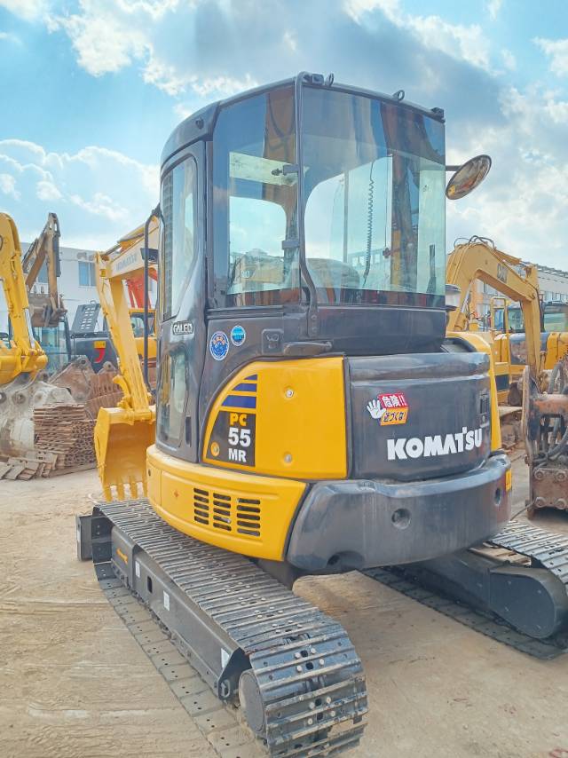 Used KOMATSU PC55 5tons small-size made in Japan excavator for sale