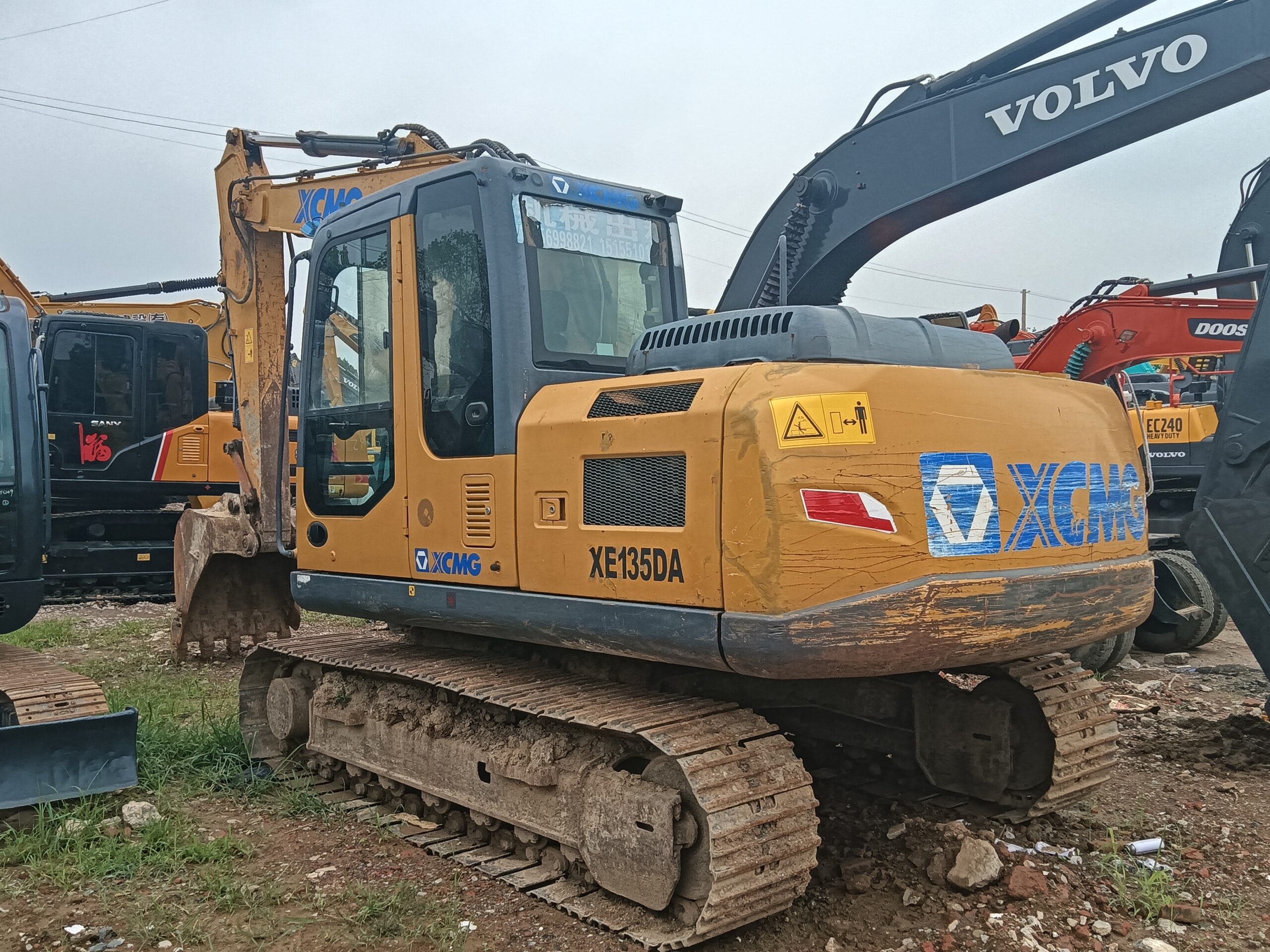 Used XCMG XE135 13tons middle-size hydraulic excavator for sale