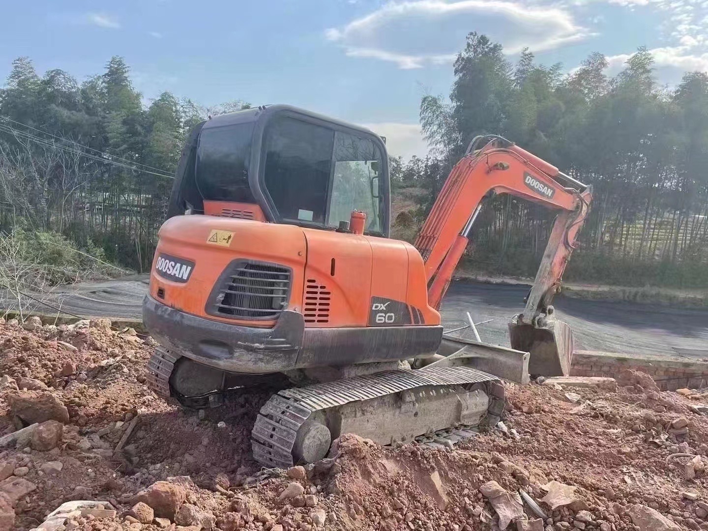 Used DOOSAN DX60 excavator import from Korea excellent condition excavator for sale