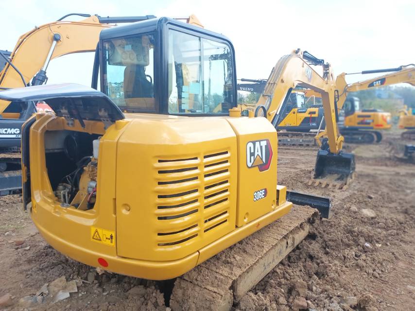 Used CAT306E2 caterpillar made in Japan excavator for sale