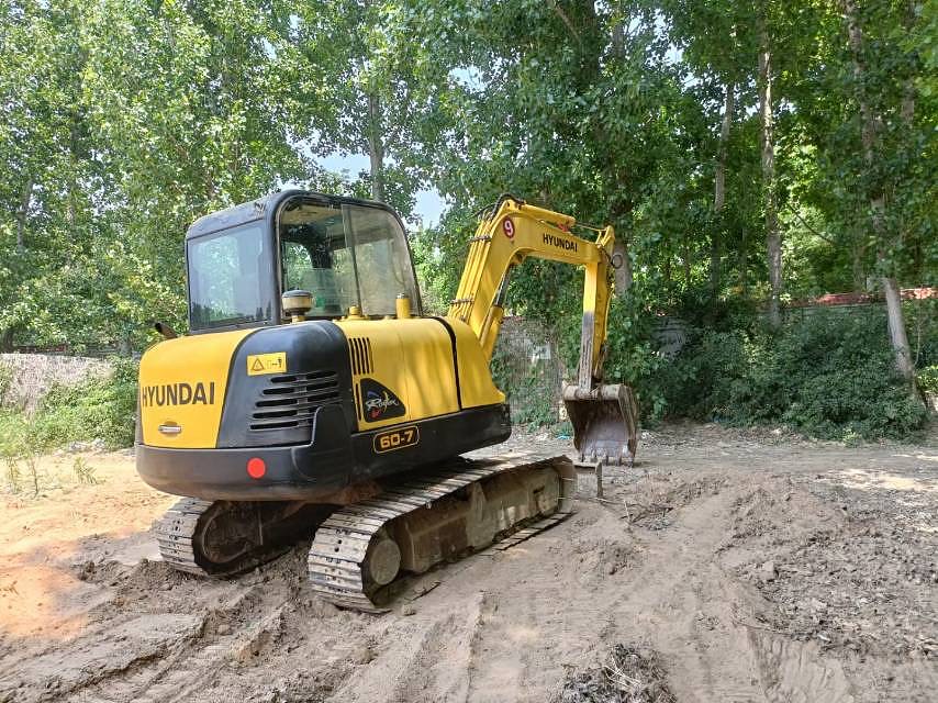 Used HYUNDAI R60 6tons Korean brand excavator for sale