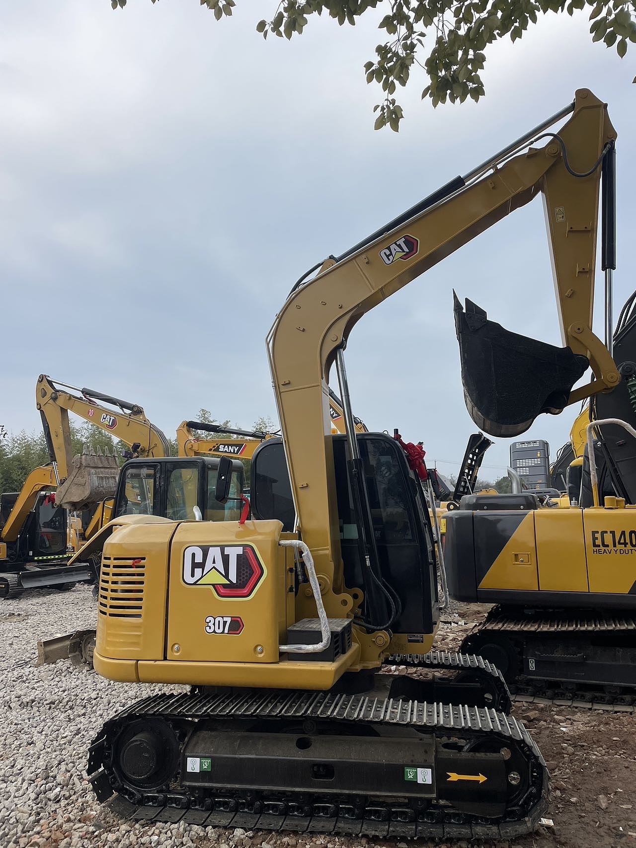 Used CAT307E2 small-size hydraulic excavator in excellent condition for sale