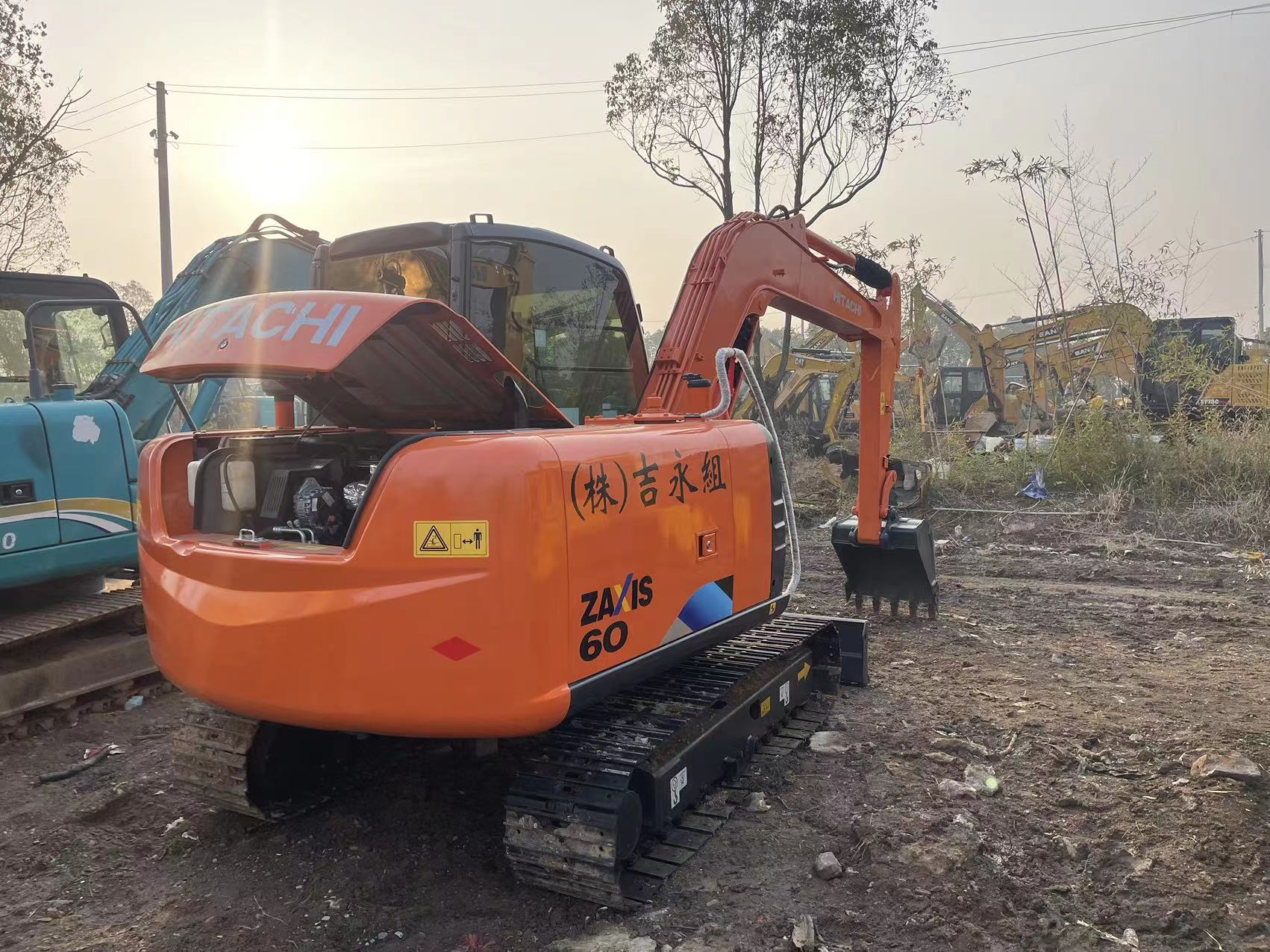 Used HITACHI ZX60 6tons small size excavator in stock machine for sale