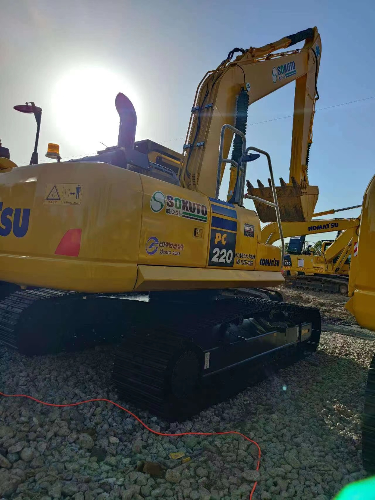 Used KOMATSU PC220 Japanese excavator hydraulic 22tons for sale