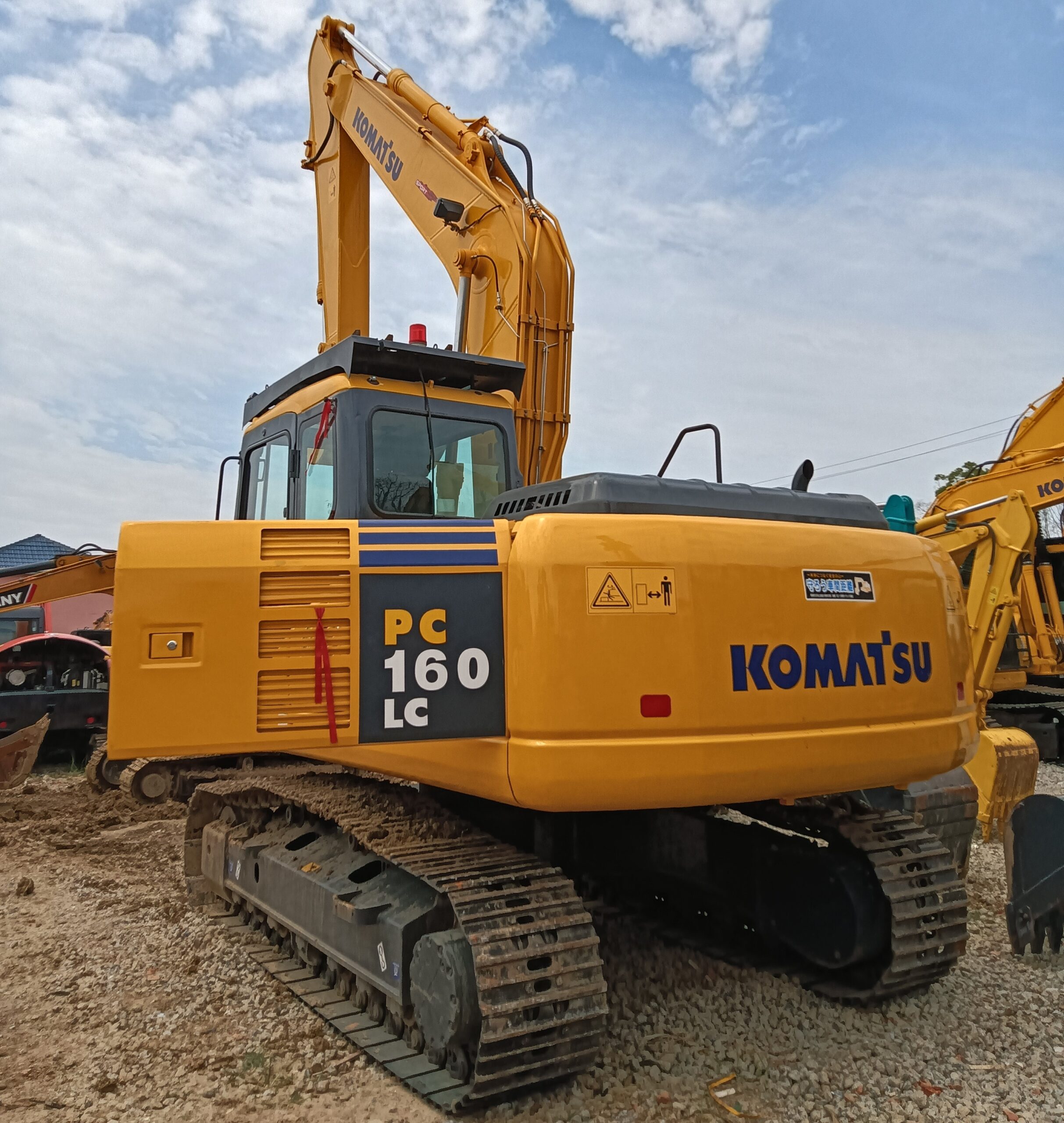 Second-hand KOMATSU PC160 excavator with original engine and low hours for sale