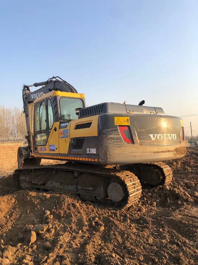 Used VOLVO EC200 20tons with well-behaved condition excavator for sale