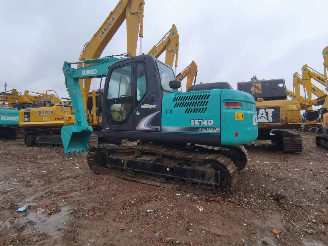 Used KOBELCO SK140LC 14tons in cheap price excavator for sale