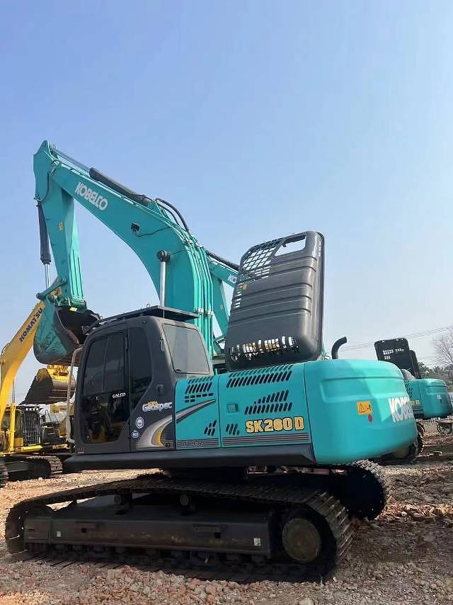 Used KOBELCO SK260D 26tons Japanese high quality excavator for sale