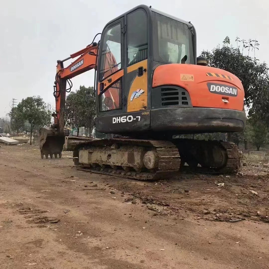 Used DOOSAN DH60-7 original condition Korean brand DOOSAN excavator for sale