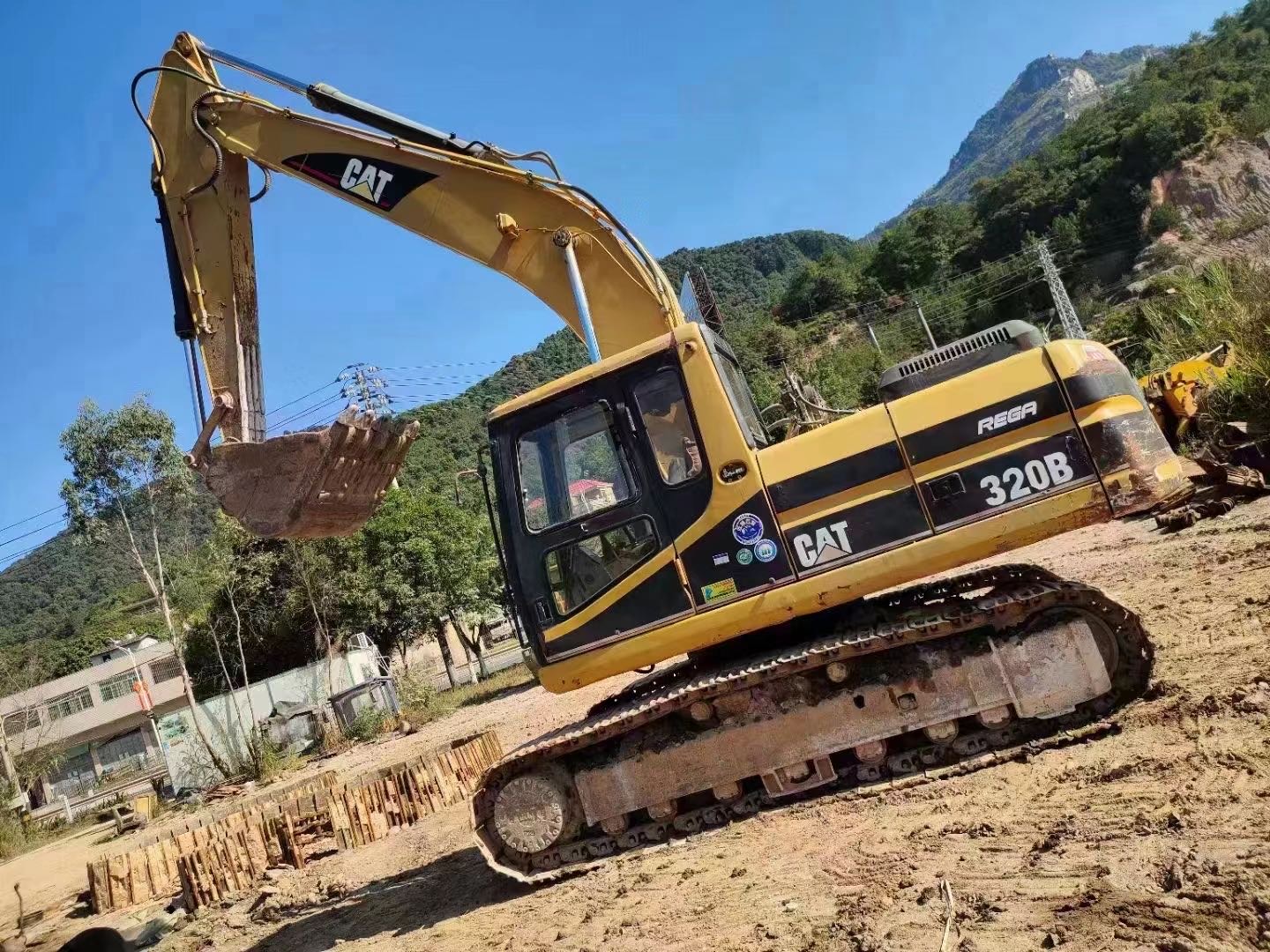 Used CATERPILLAR CAT320B hydraulic 20tons excavator for sale