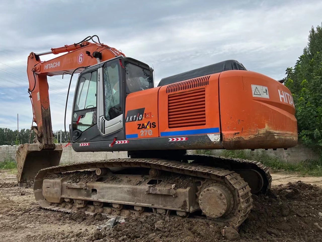 Used HITACHI ZX270 27tons hydraulic HITACHI excavator for sale