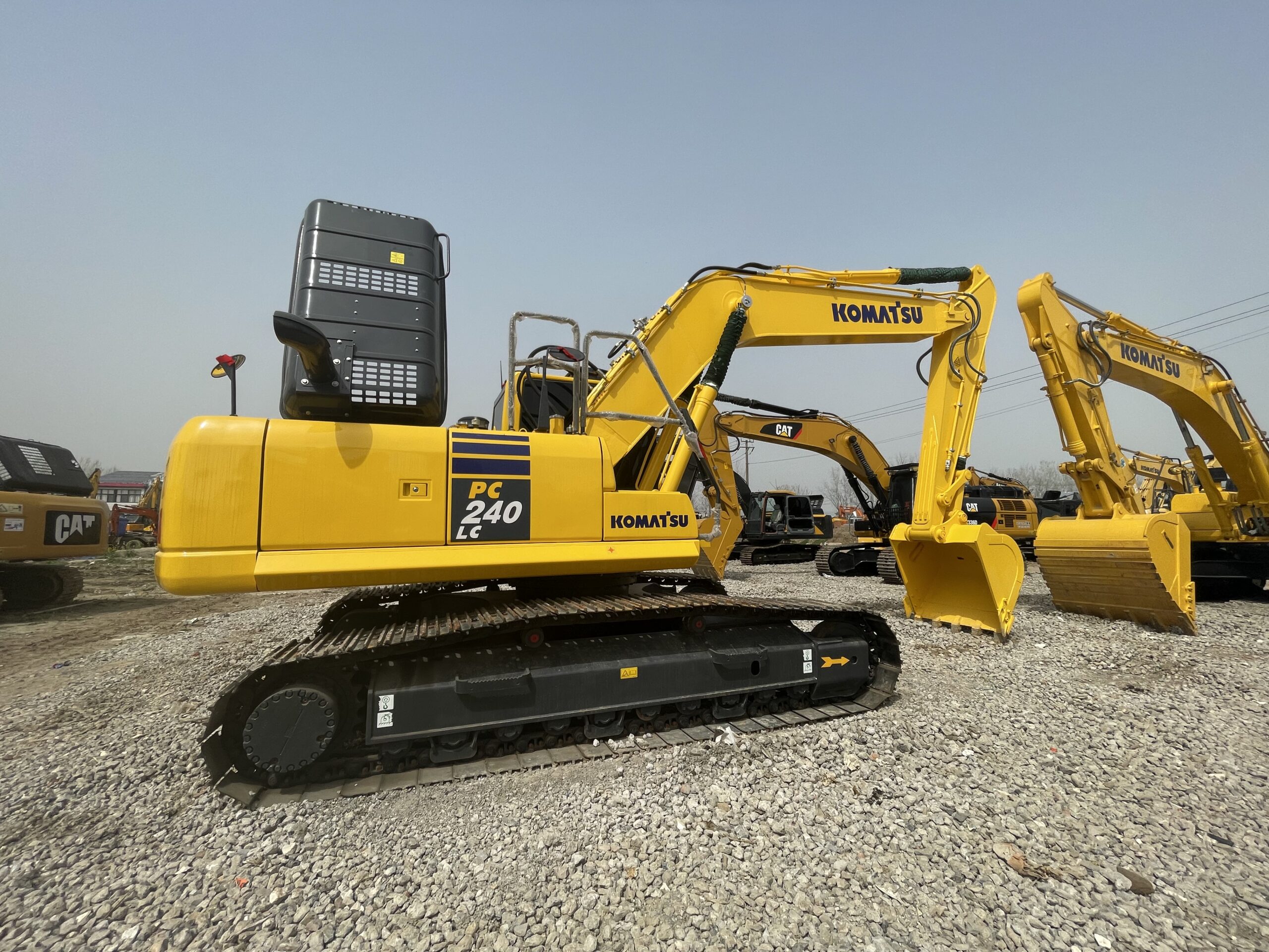 Se vende excavadora hidráulica usada KOMATSU PC240 en buen estado