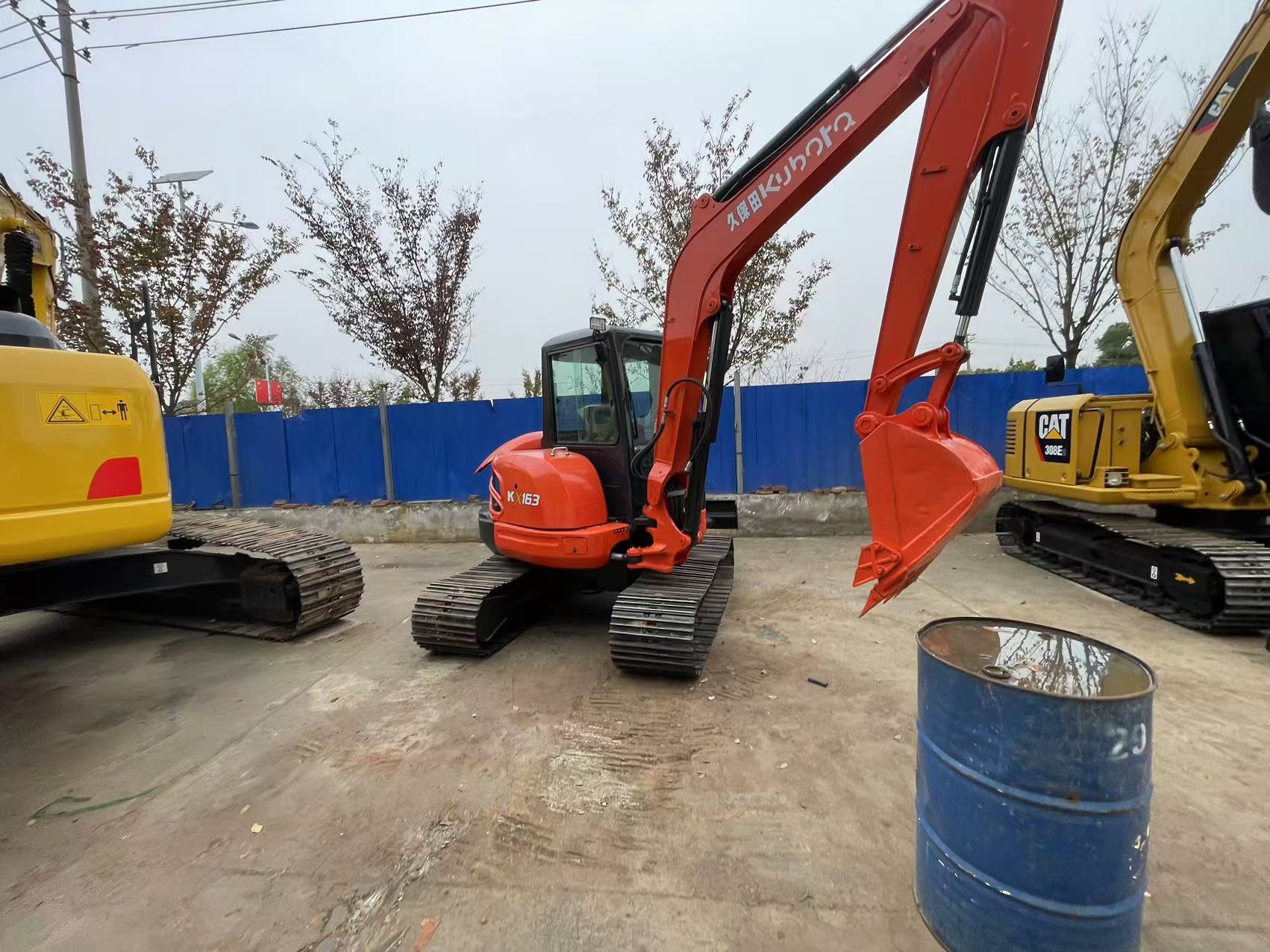 Gebruikte minigraafmachine KUBOTA KX163 in goede staat te koop