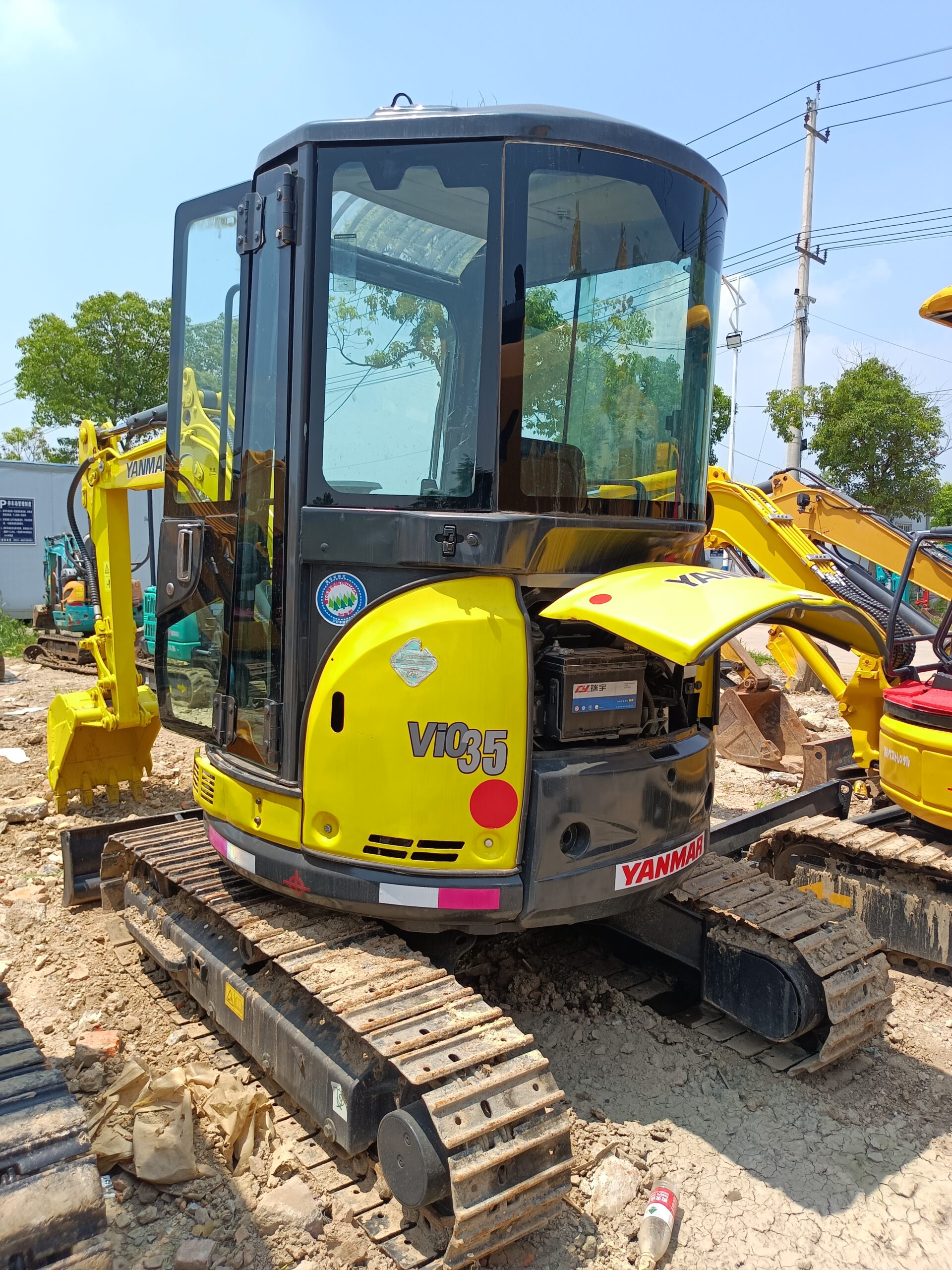 Gebruikte YANMAR VIO35 graafmachine met gesloten cabine te koop