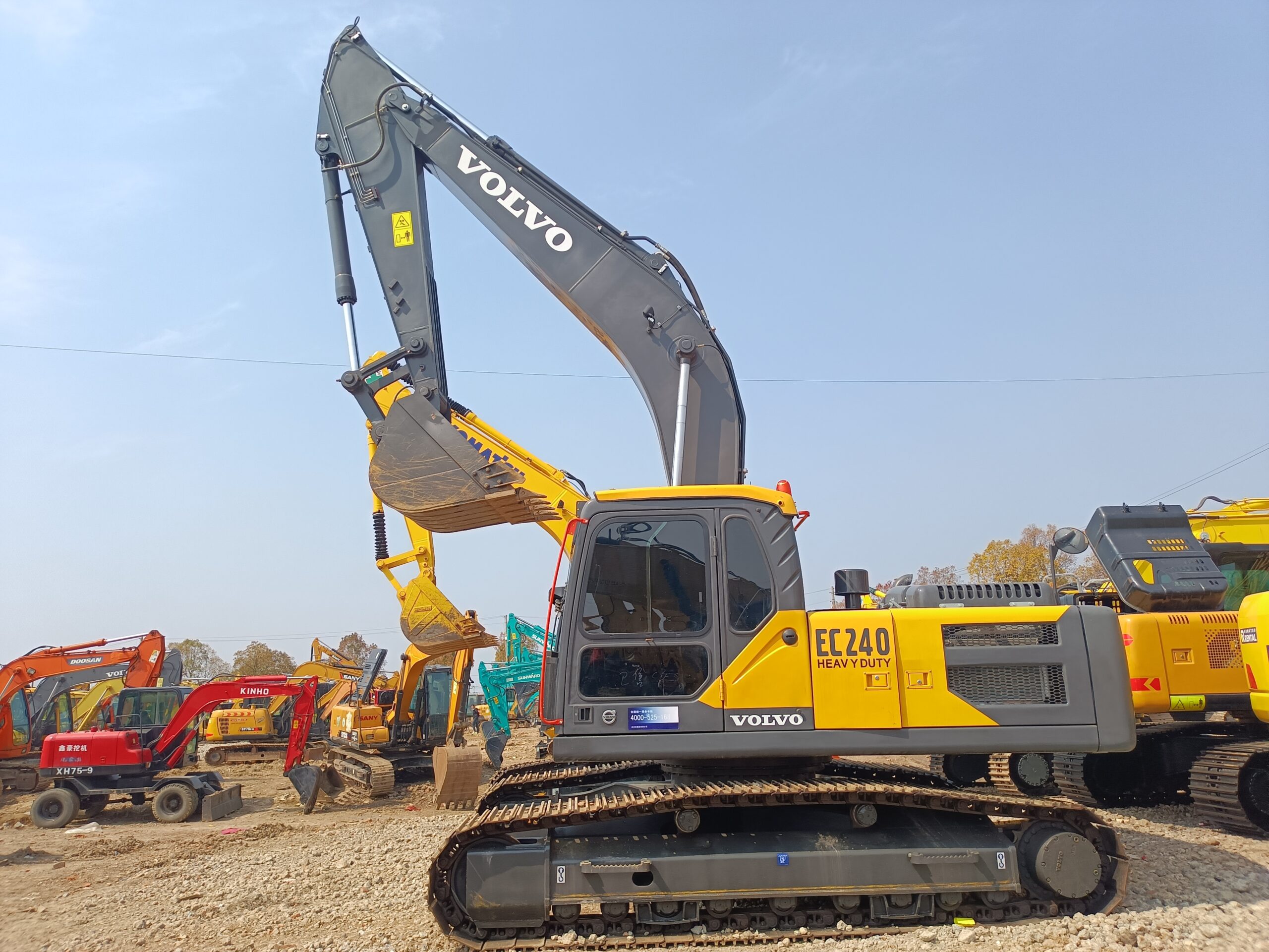 Used VOLVO EC240 excavator with high performance for sale
