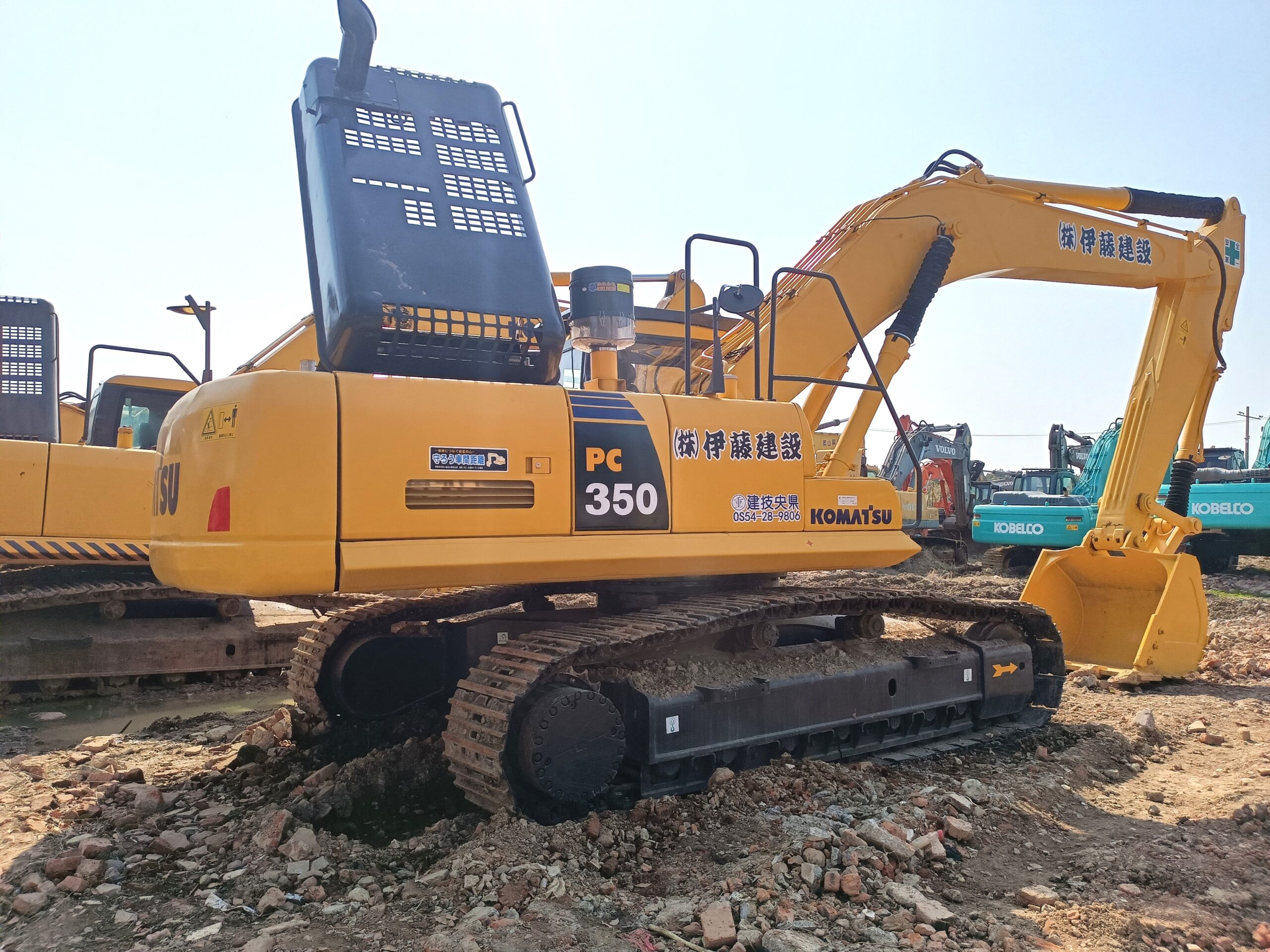 Orijinal durumdaki ekskavatörle satılık kullanılmış KOMATSU PC350
