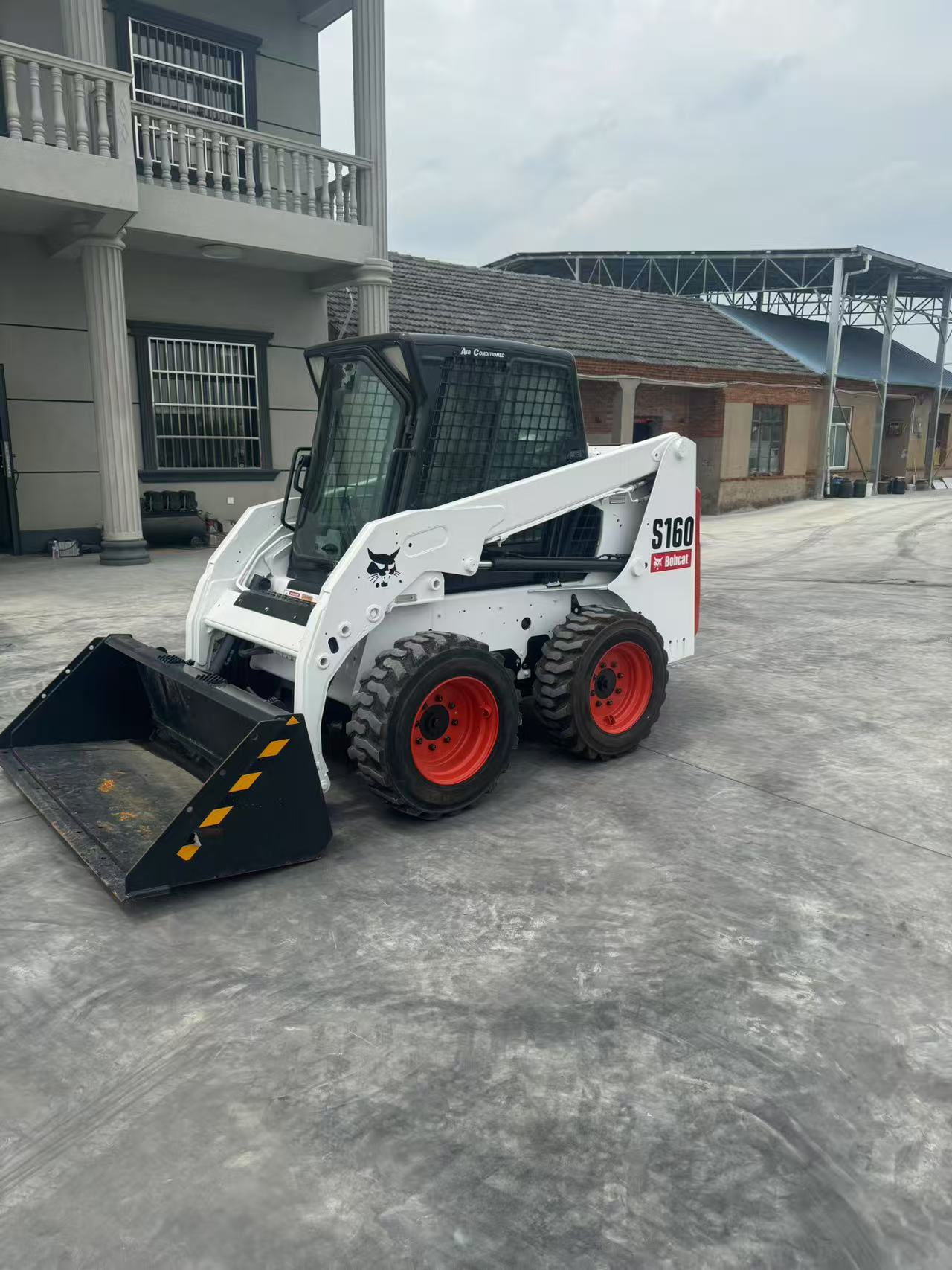 Used Bobcat S160 loader with excellent condition for sale