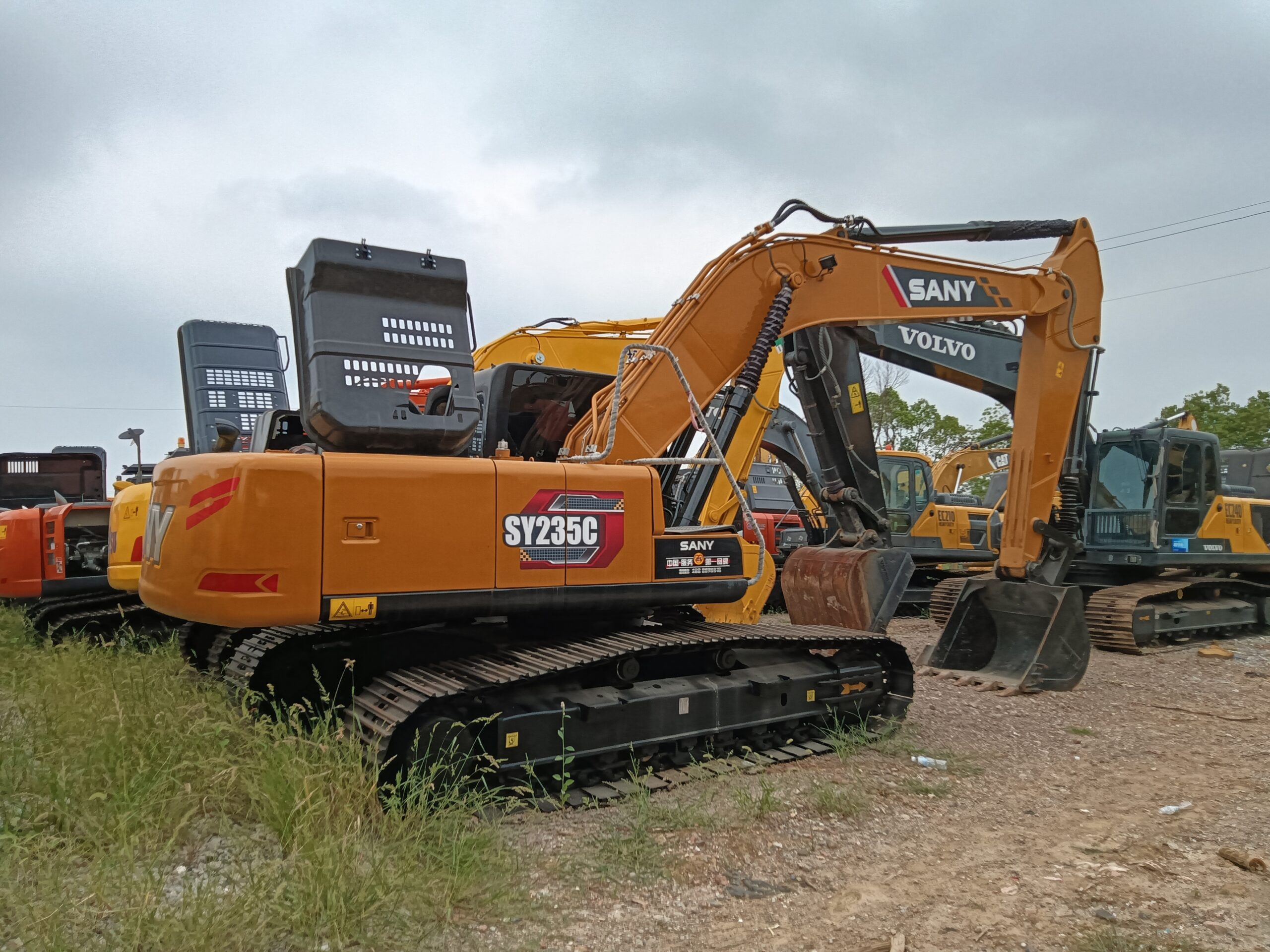 Excavadora usada SANY SY235H de alta calidad en venta