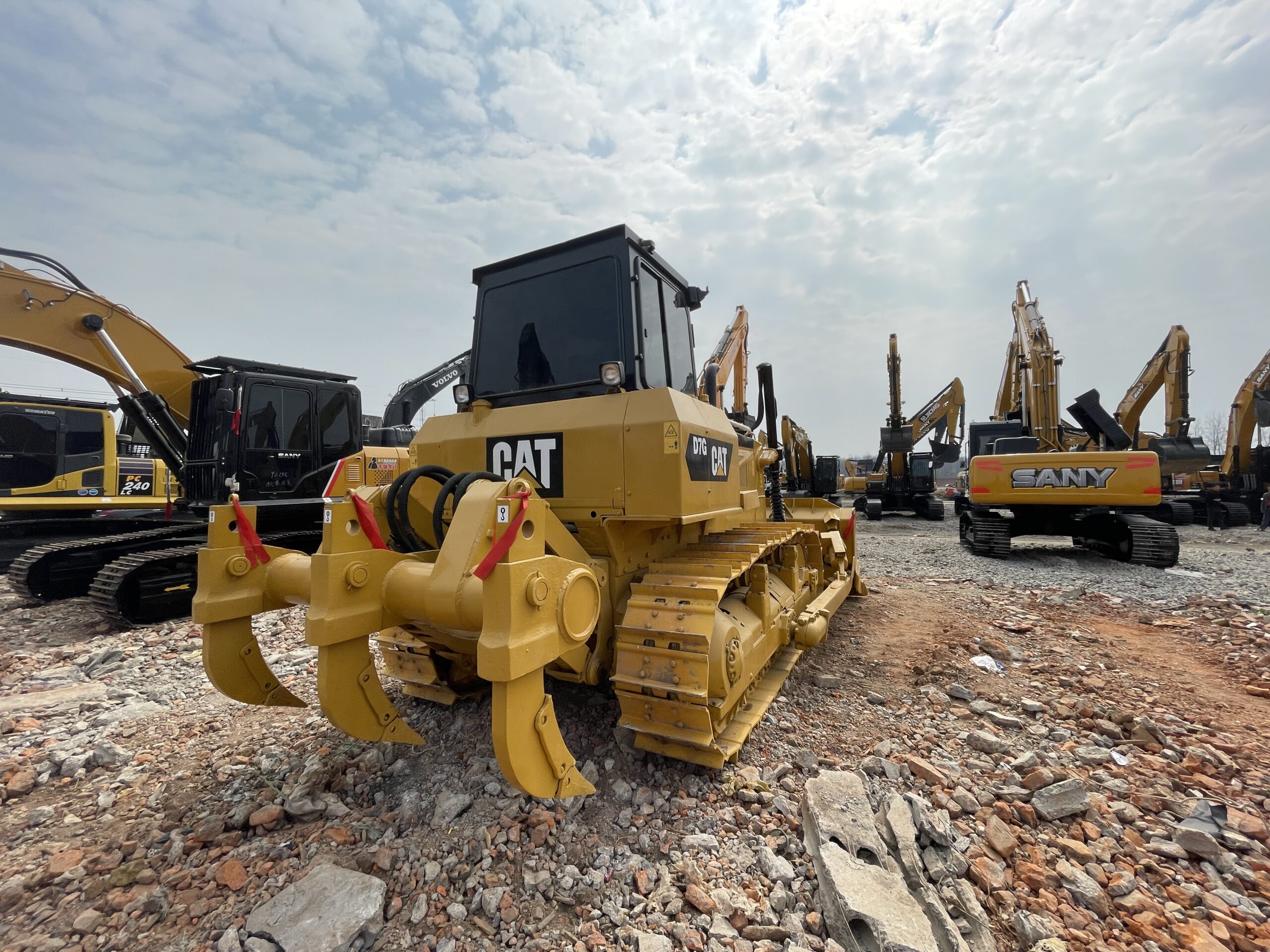 Used CAT D7G bulldozer in excellent condition for sale