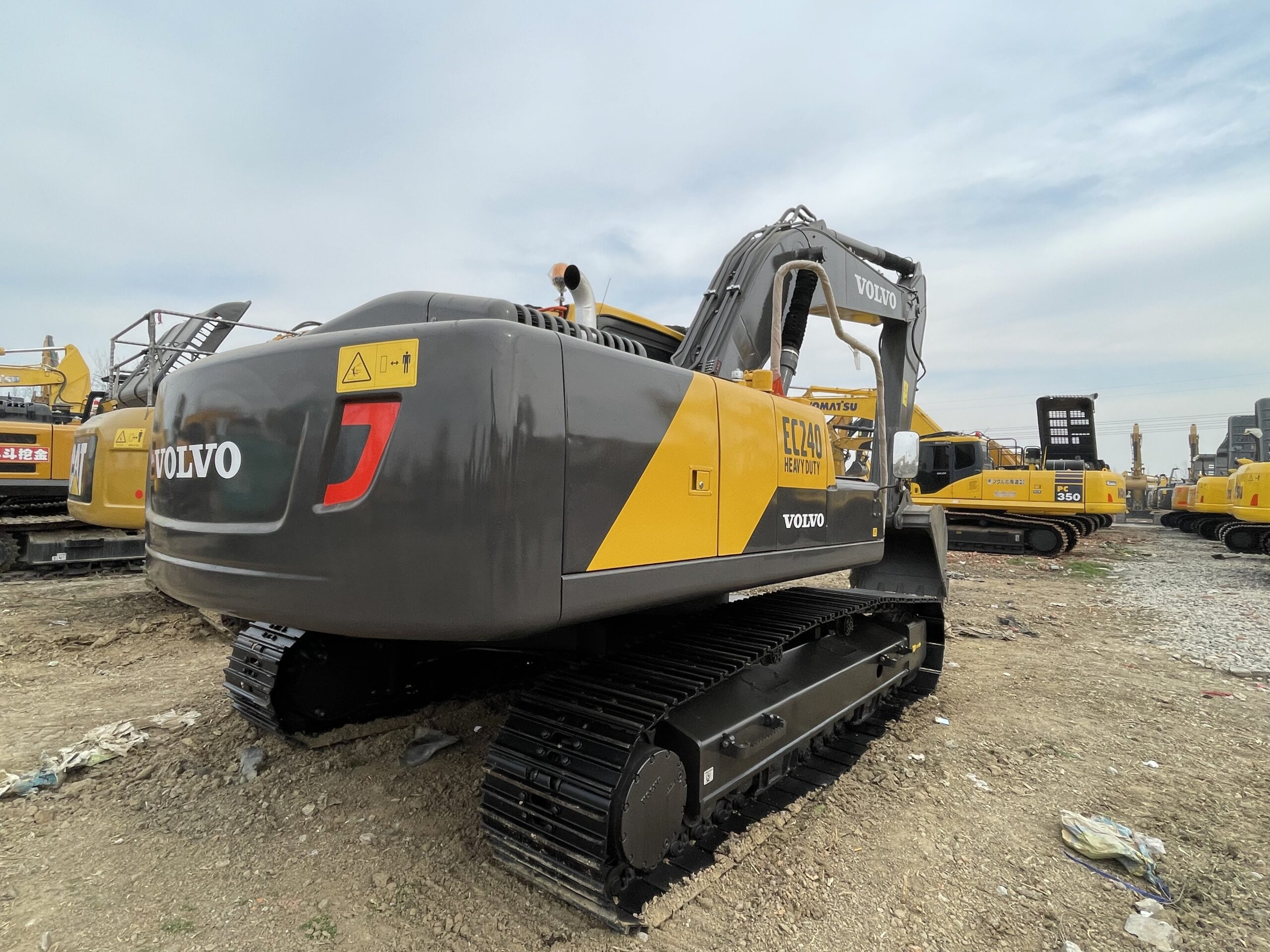 Excavadora Volvo EC240 usada a precio rebajado en venta